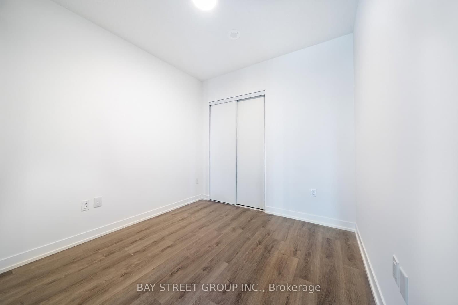 138 Downes Street, Unit 806 thumbnail 8