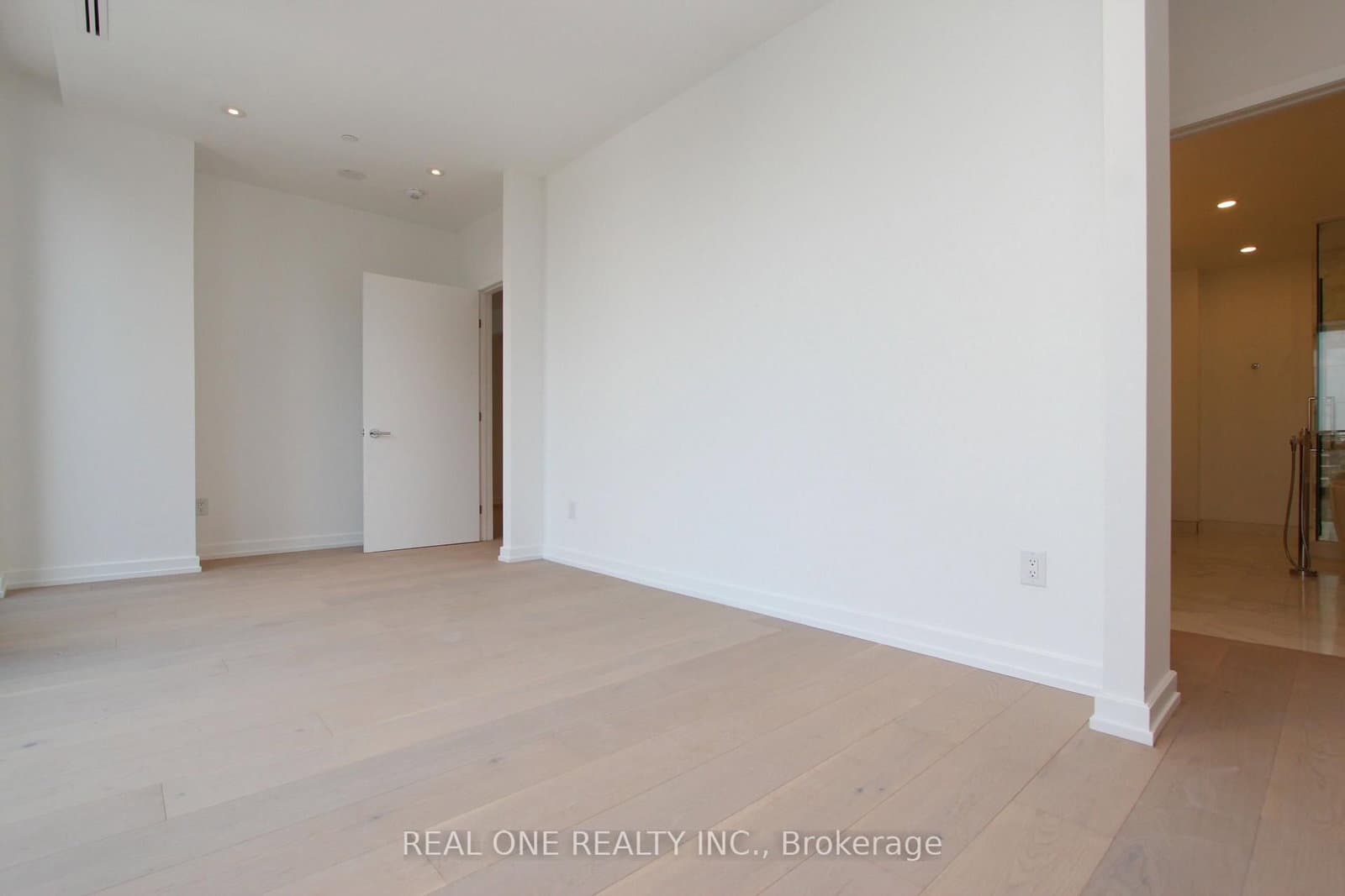 1315 Bay Street, Unit 804 thumbnail 14