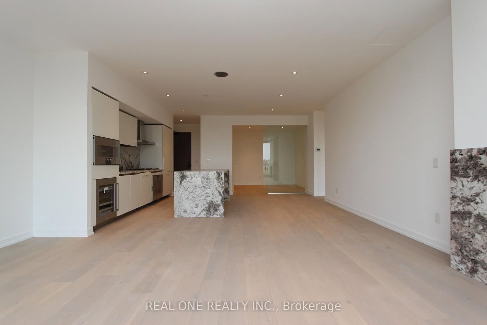 1315 Bay Street, Unit 804 thumbnail 5