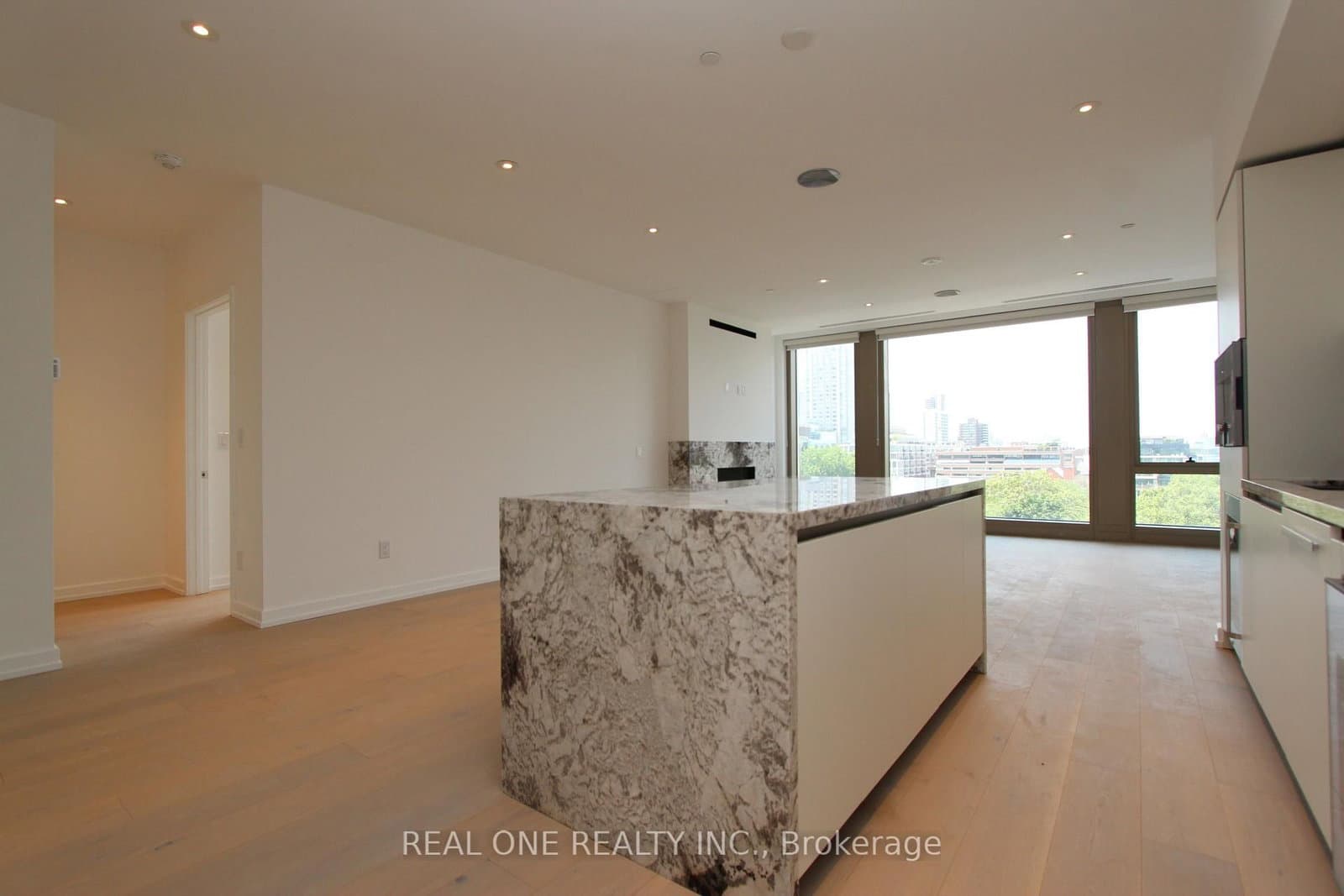 1315 Bay Street, Unit 804 thumbnail 7
