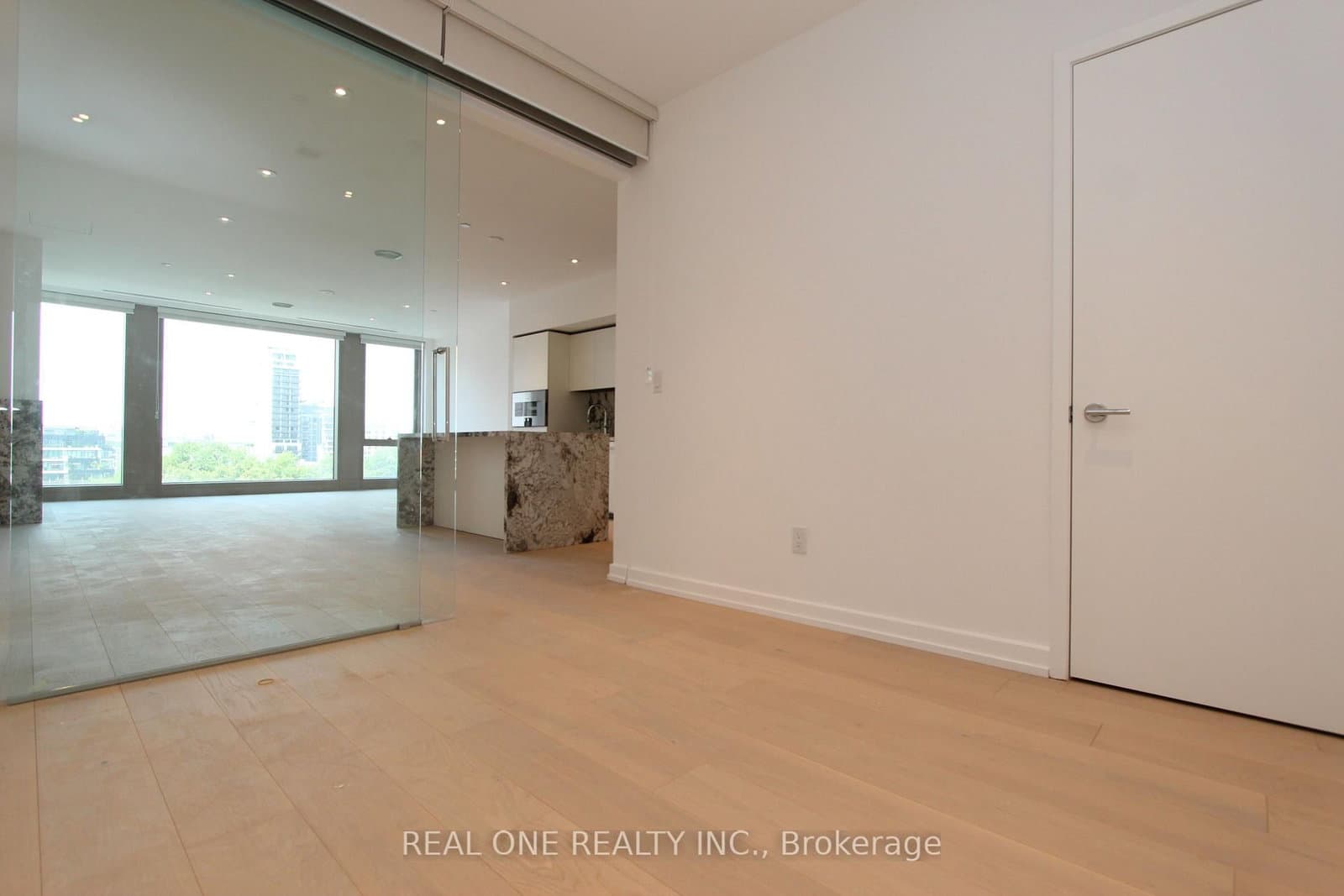 1315 Bay Street, Unit 804 thumbnail 8