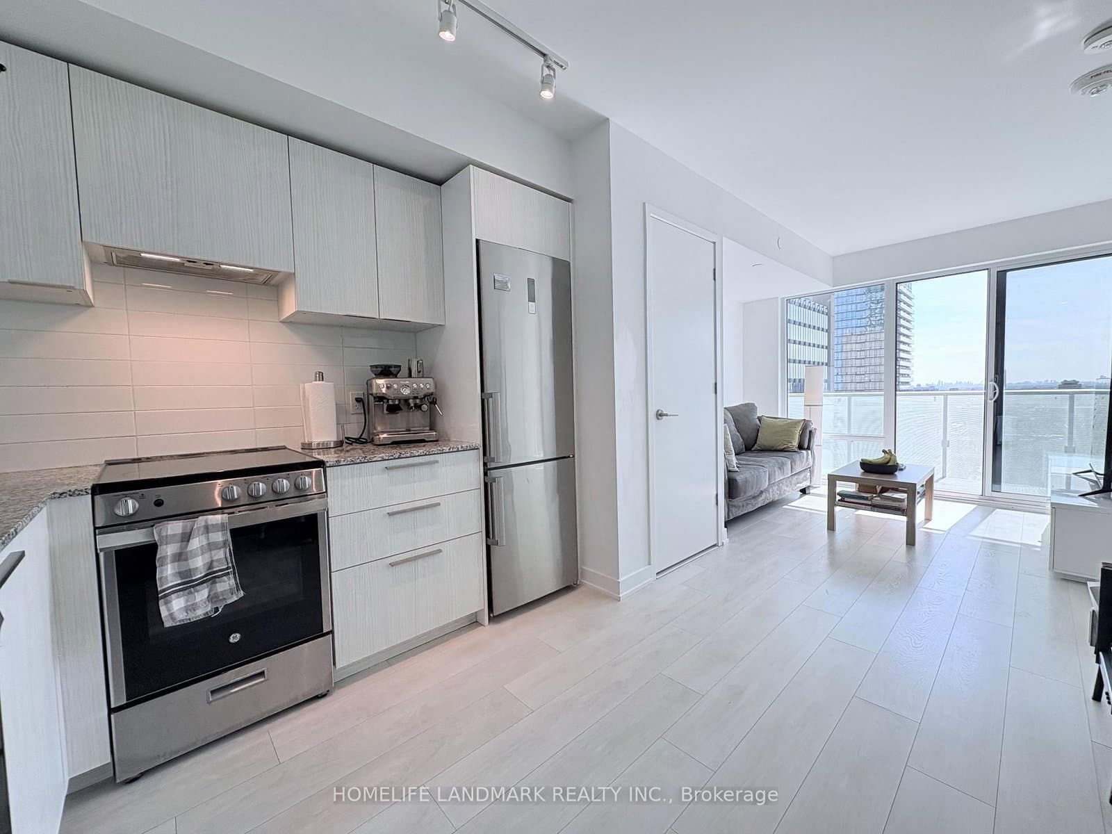 501 Yonge Street, Unit 2001 thumbnail 5
