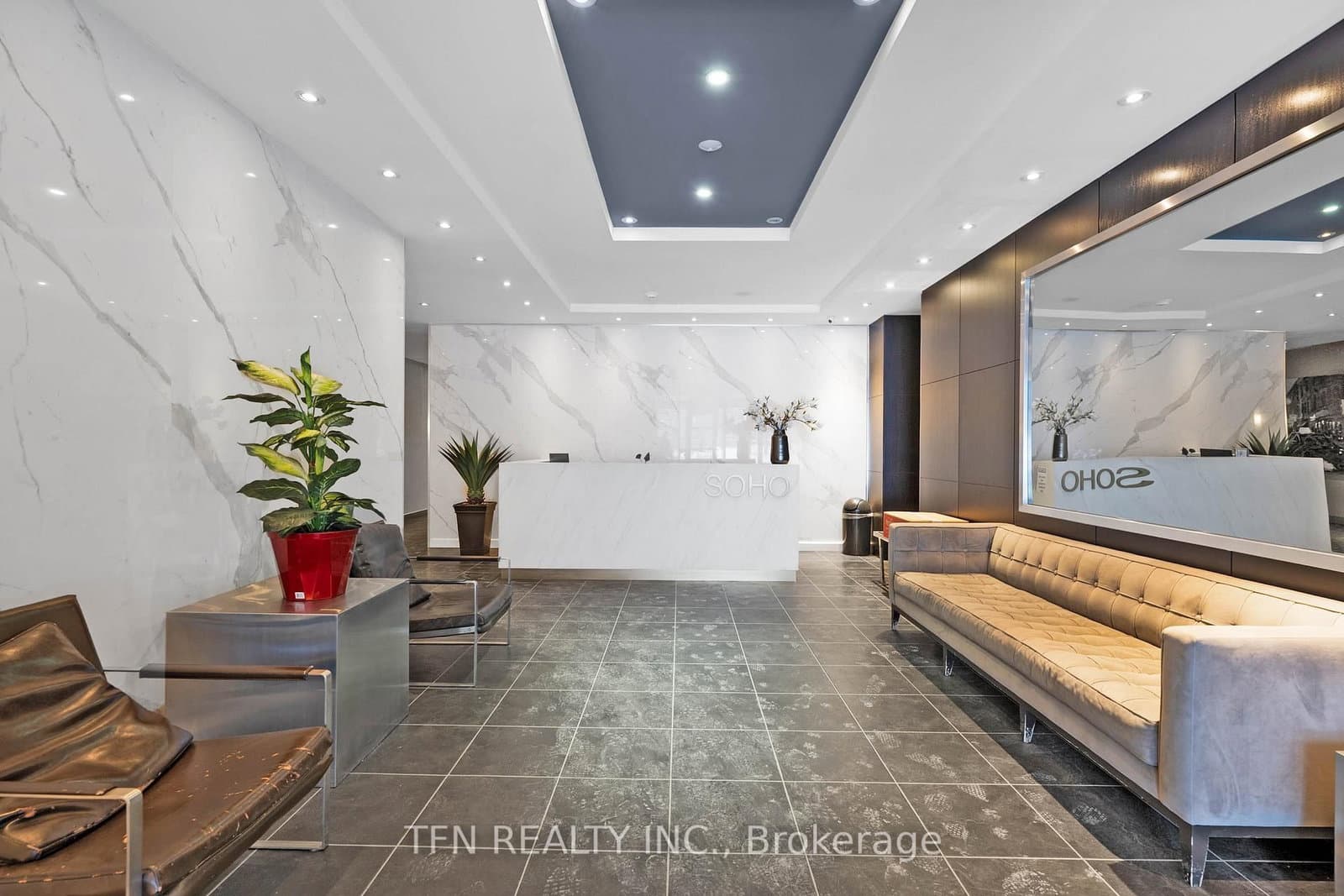 350 Wellington Street W, Unit M22 thumbnail 5