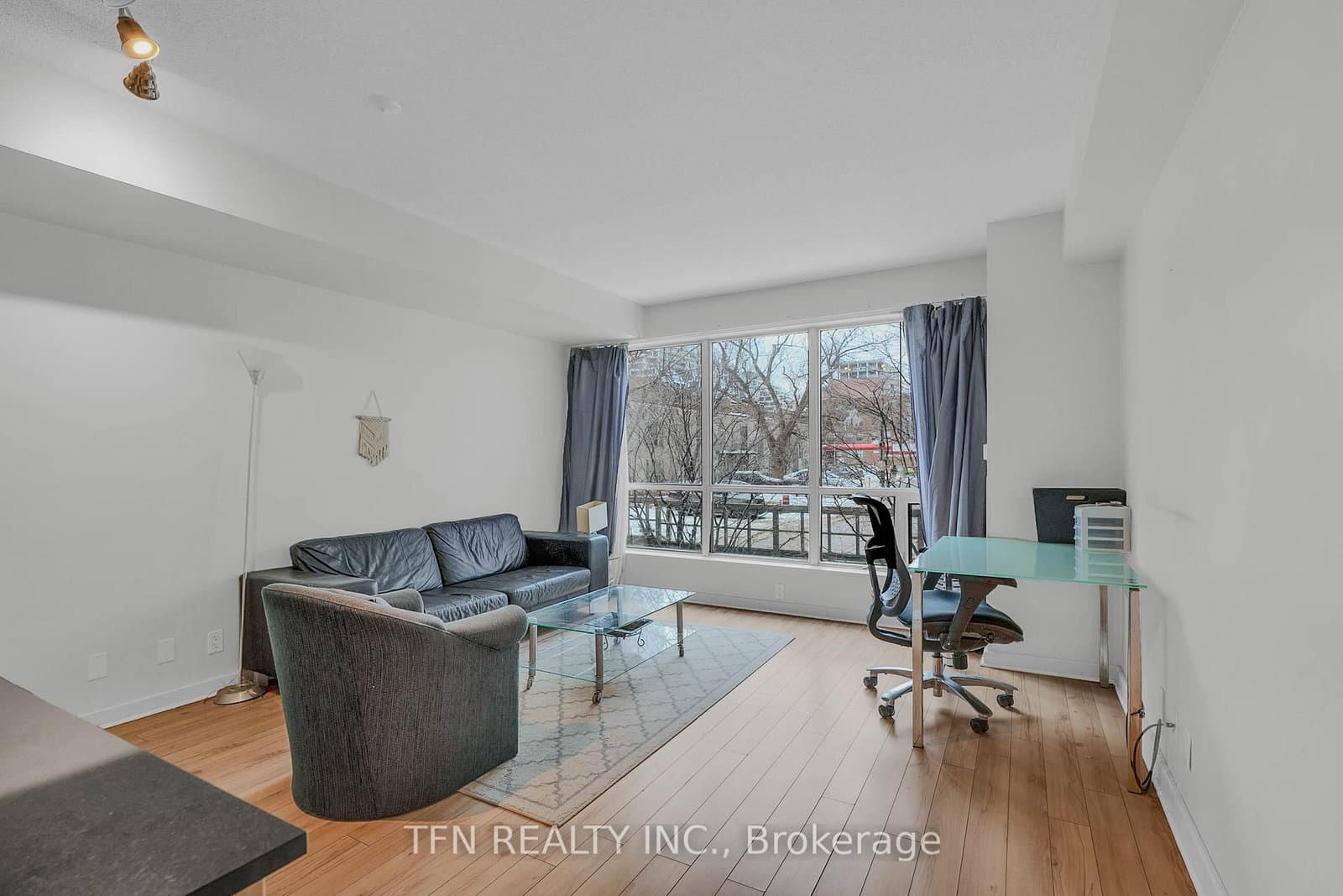 350 Wellington Street W, Unit M22 thumbnail 9