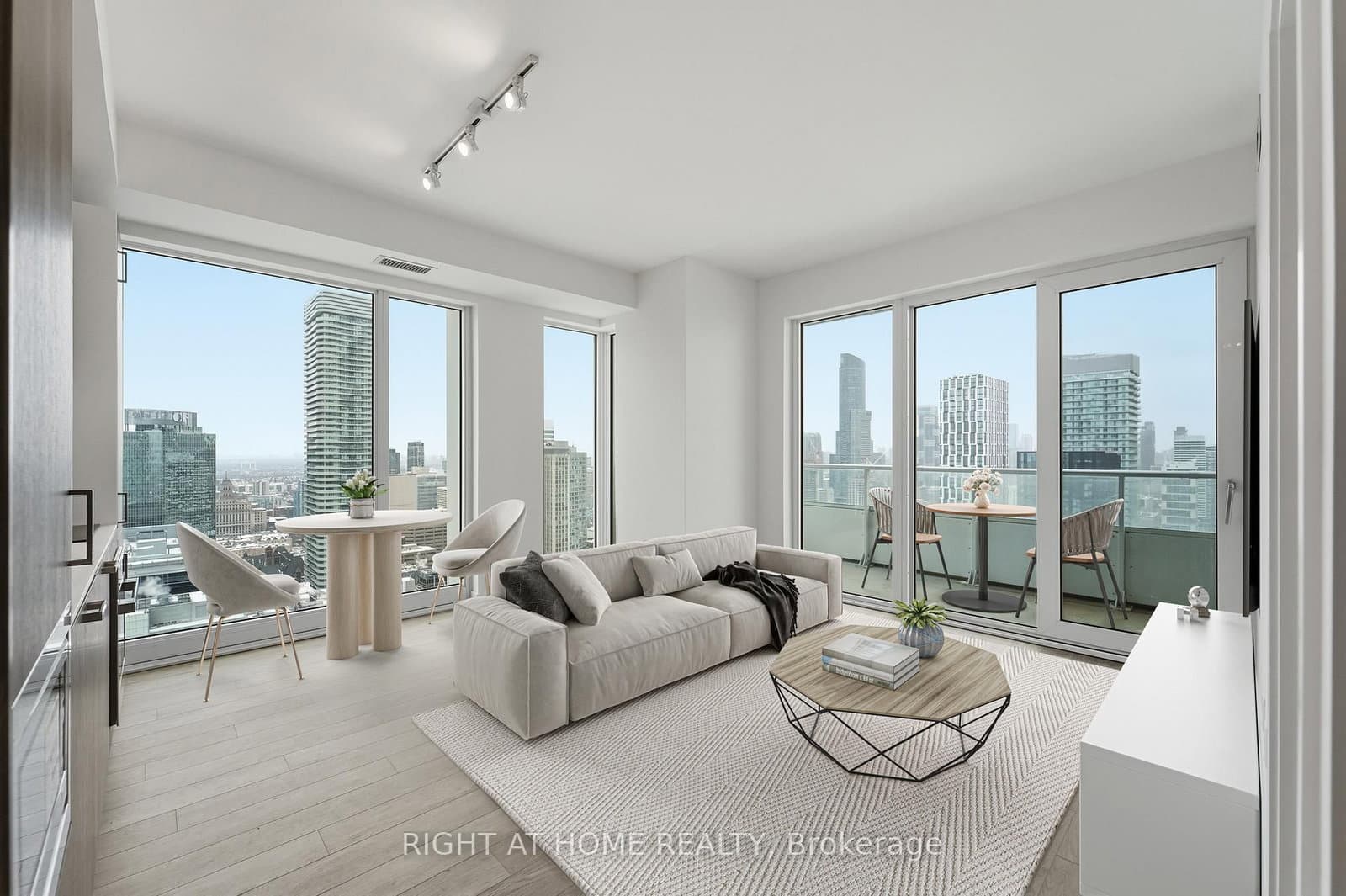 88 Queen Street E, Unit 4711 thumbnail 3