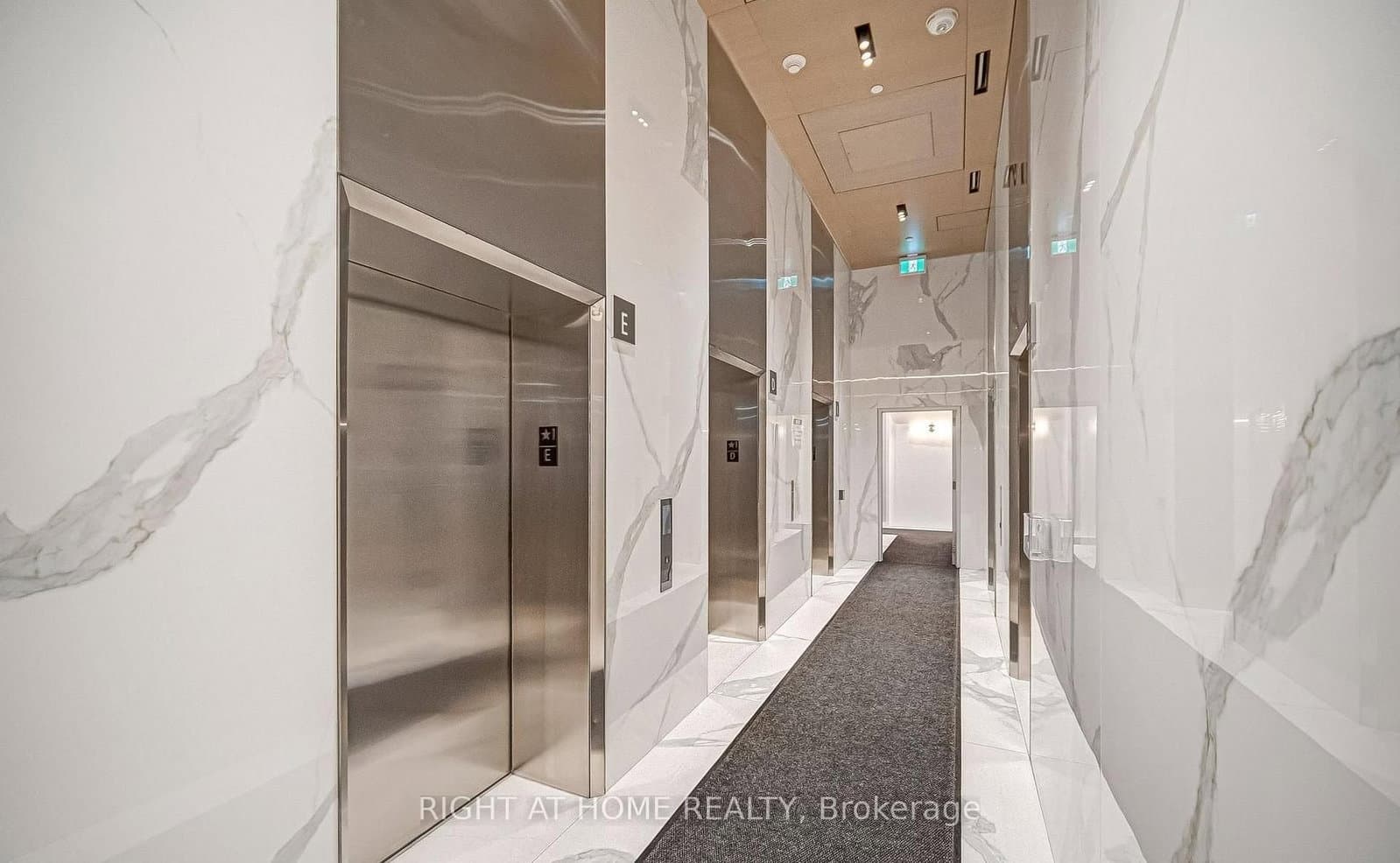 88 Queen Street E, Unit 4711 thumbnail 31
