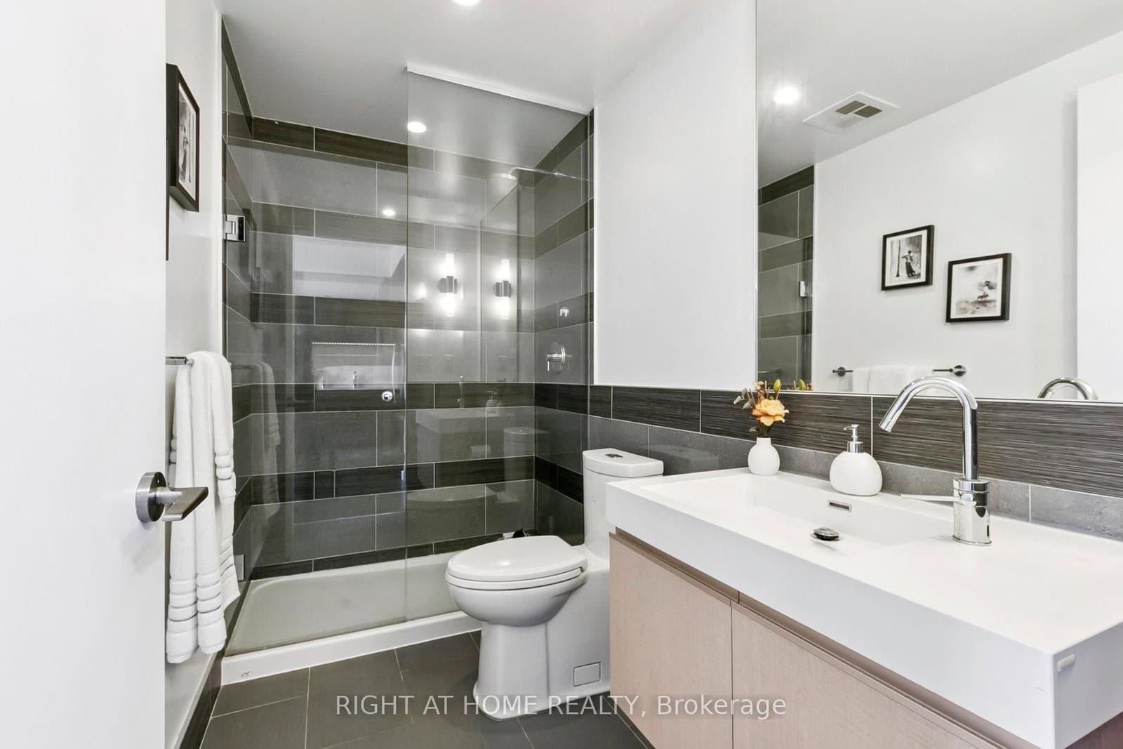 390 Cherry Street, Unit 3207 thumbnail 32