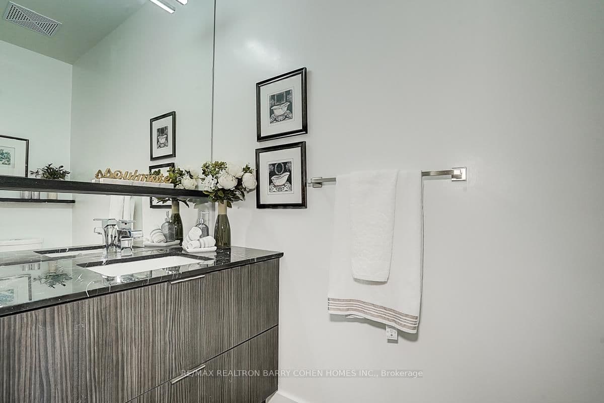 6 Parkwood Avenue, Unit TH107 thumbnail 14