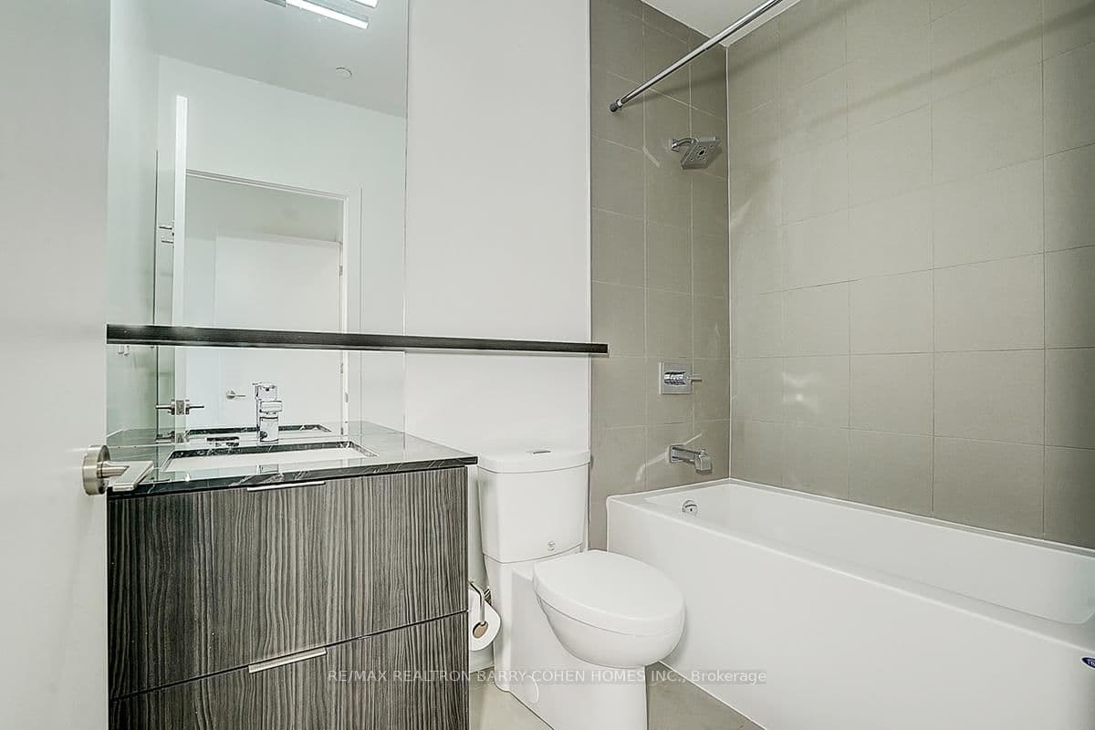 6 Parkwood Avenue, Unit TH107 thumbnail 25