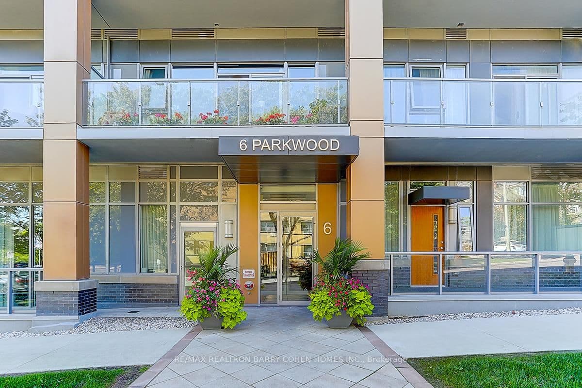 6 Parkwood Avenue, Unit TH107 thumbnail 4