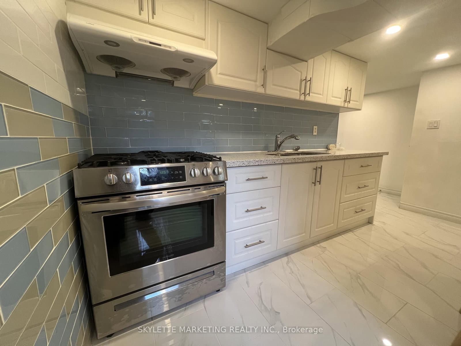 548 Dufferin Street, Unit Bsmt thumbnail 3
