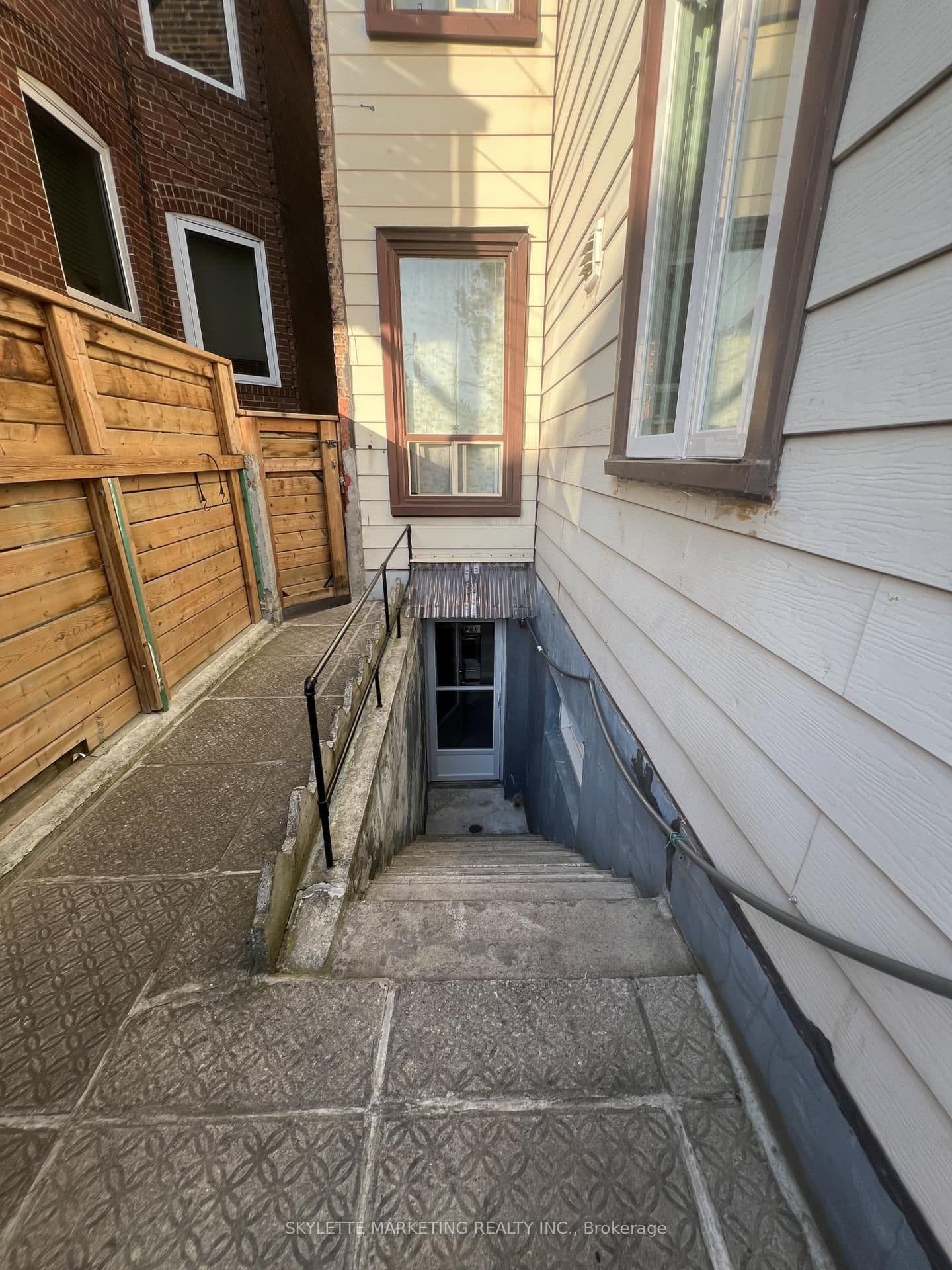 548 Dufferin Street, Unit Bsmt thumbnail 7