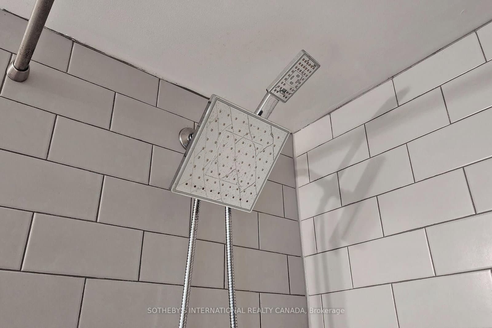 230 King Street E, Unit 410 thumbnail 16