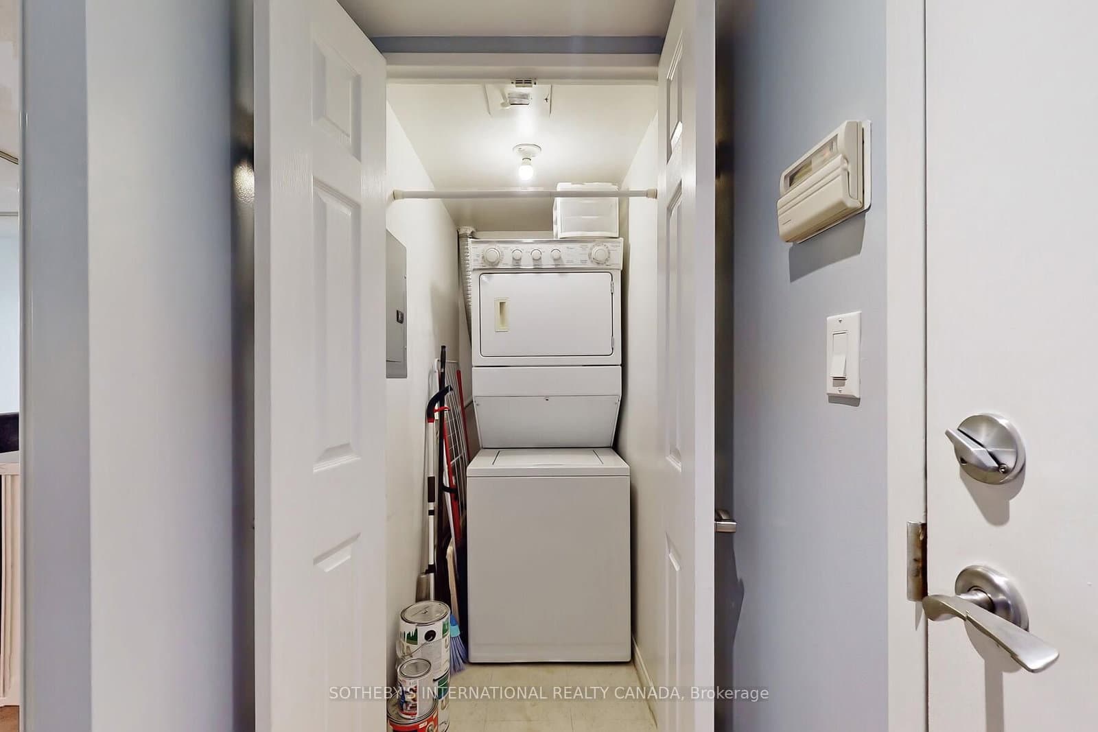 230 King Street E, Unit 410 thumbnail 17