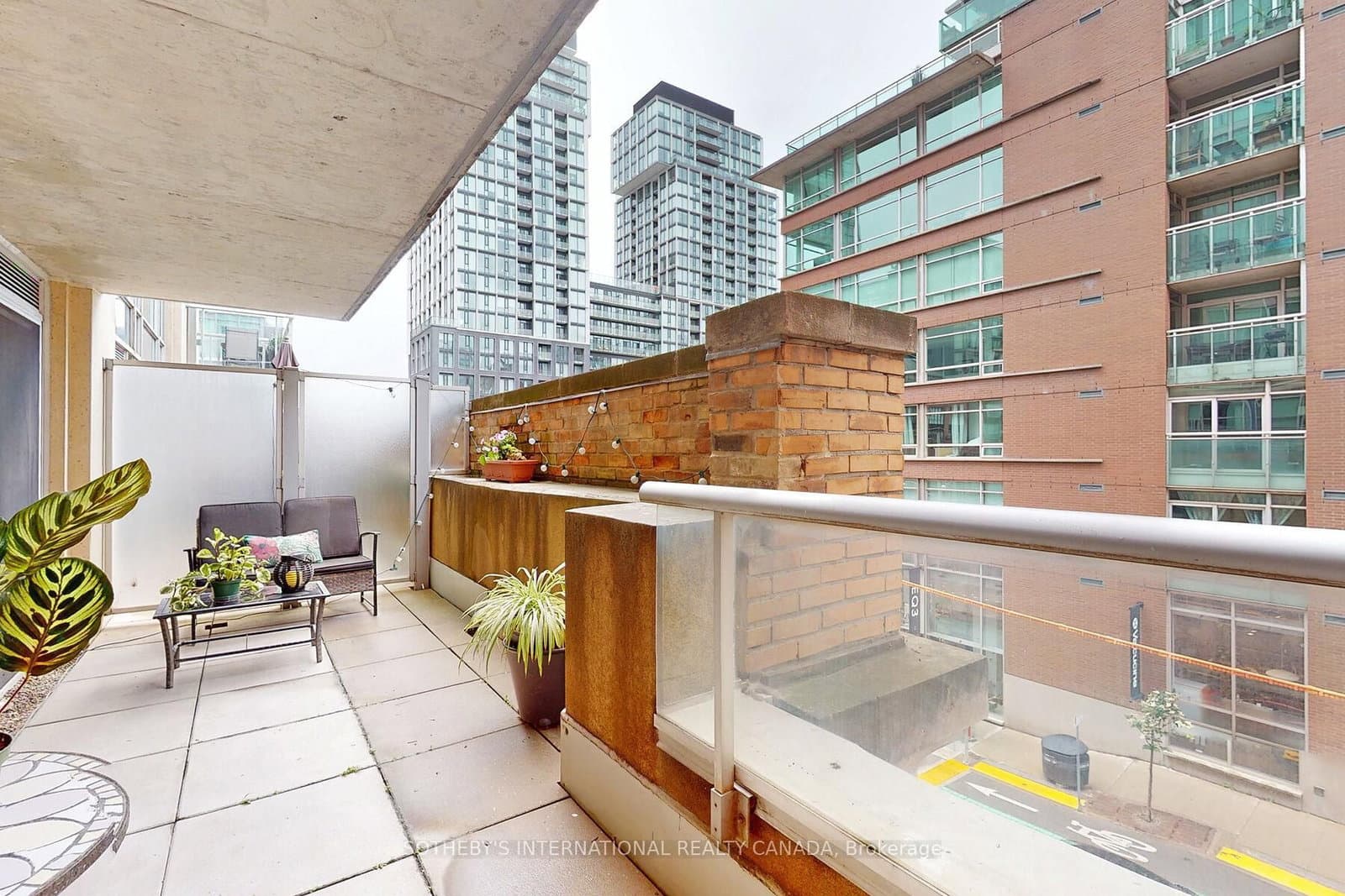 230 King Street E, Unit 410 thumbnail 18