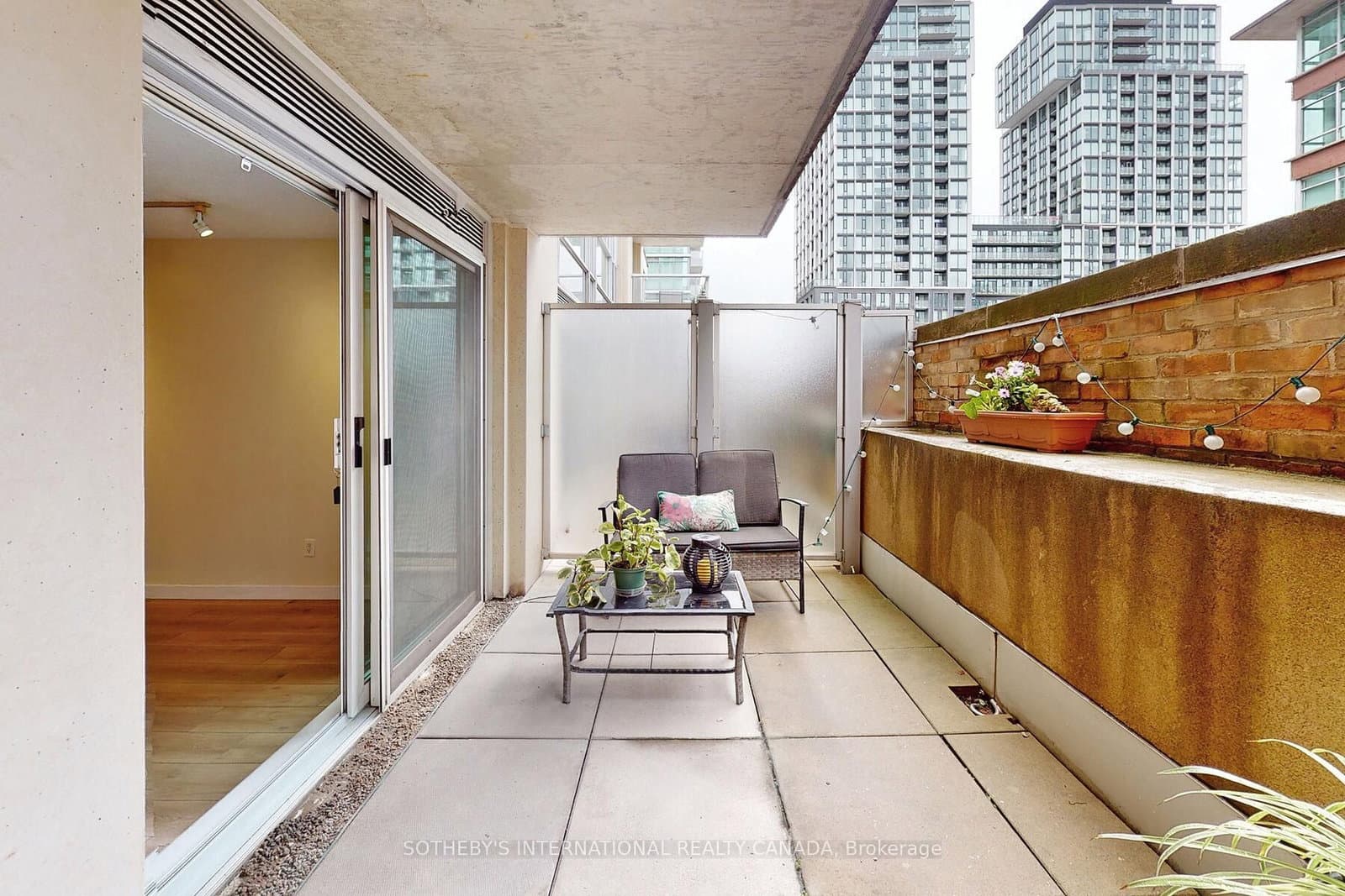 230 King Street E, Unit 410 thumbnail 19