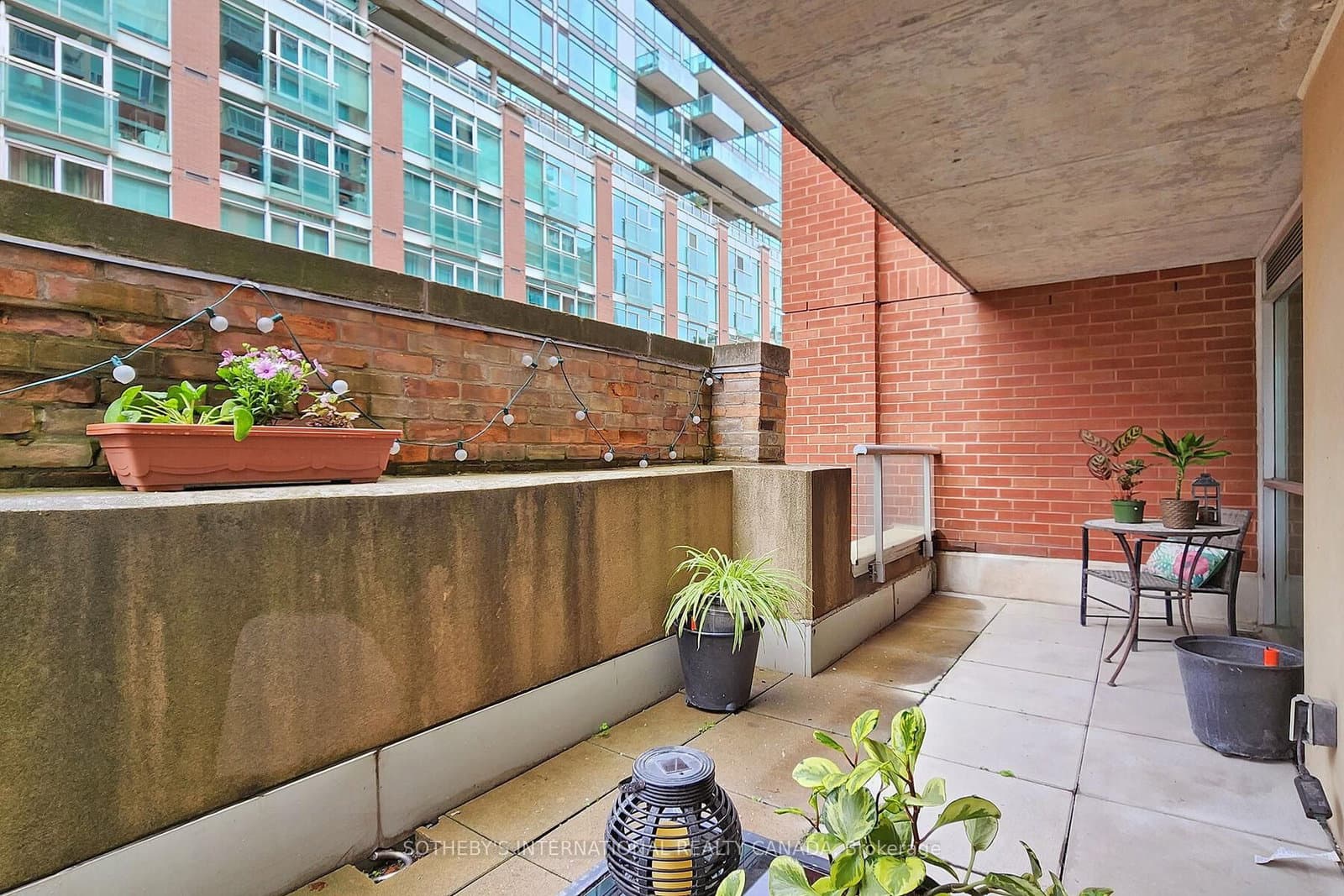 230 King Street E, Unit 410 thumbnail 20