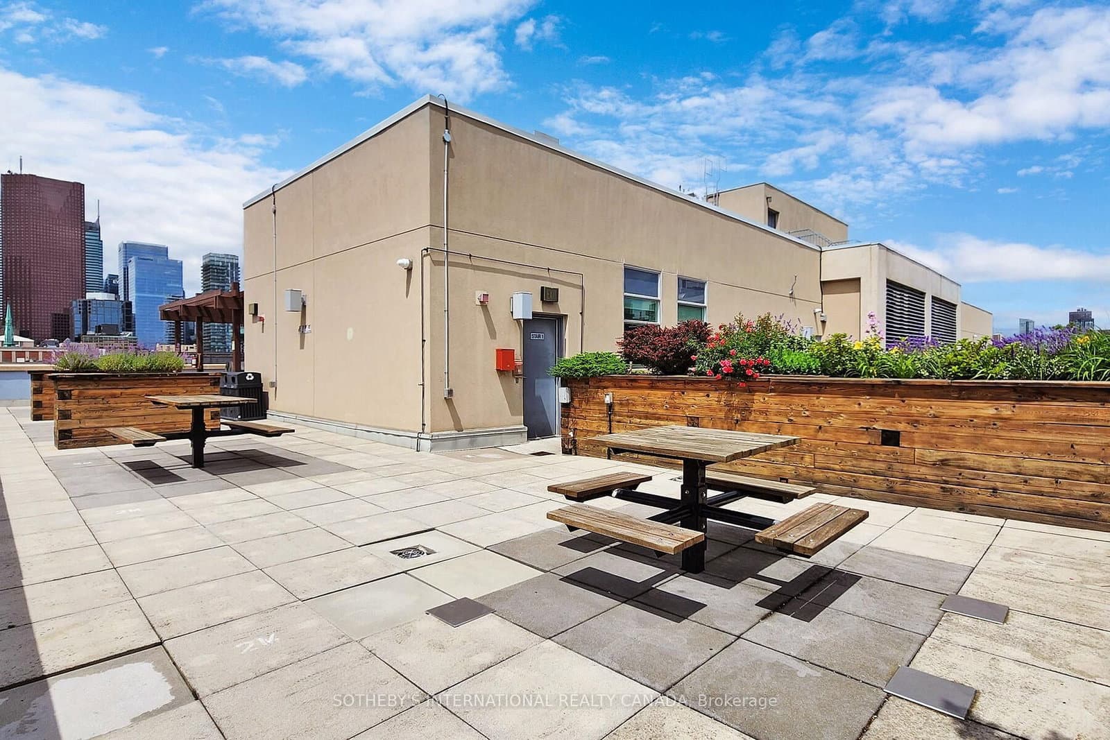 230 King Street E, Unit 410 thumbnail 33