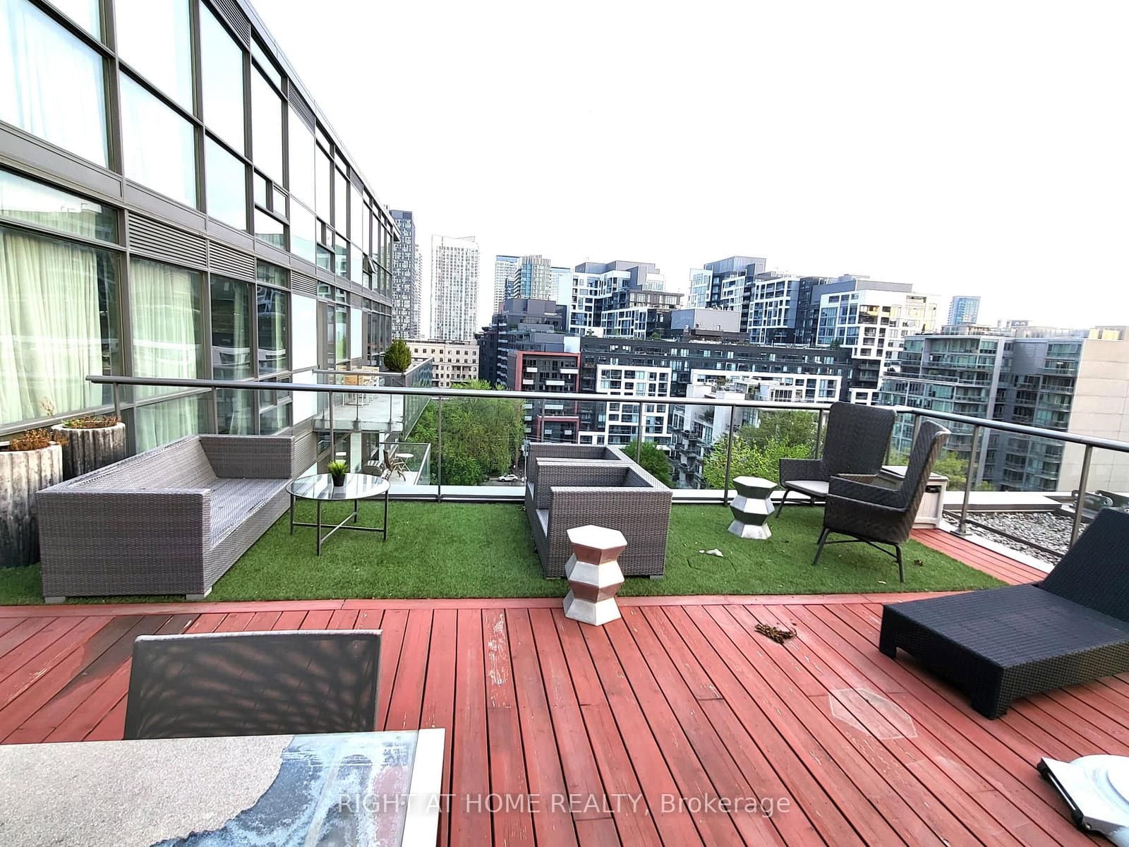 55 Stewart Street, Unit PH1027 thumbnail 15