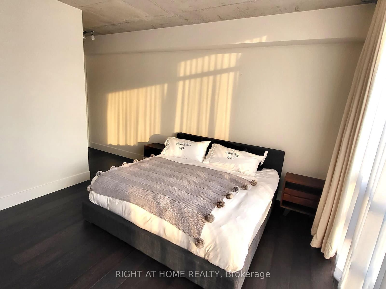 55 Stewart Street, Unit PH1027 thumbnail 7