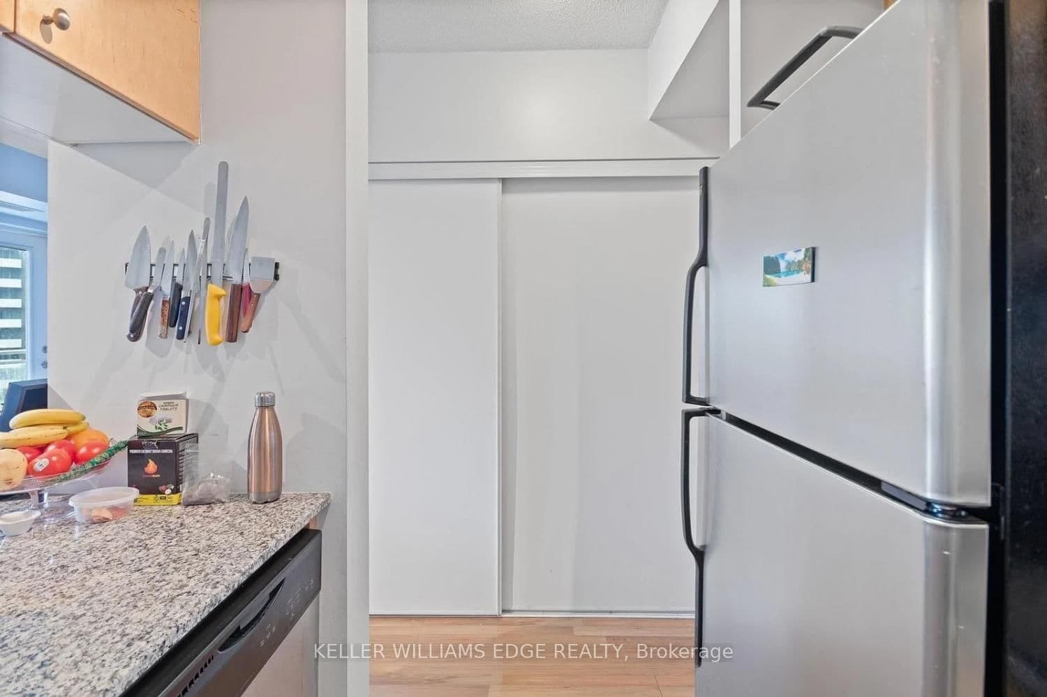 8 Scollard Street, Unit 1408 thumbnail 7