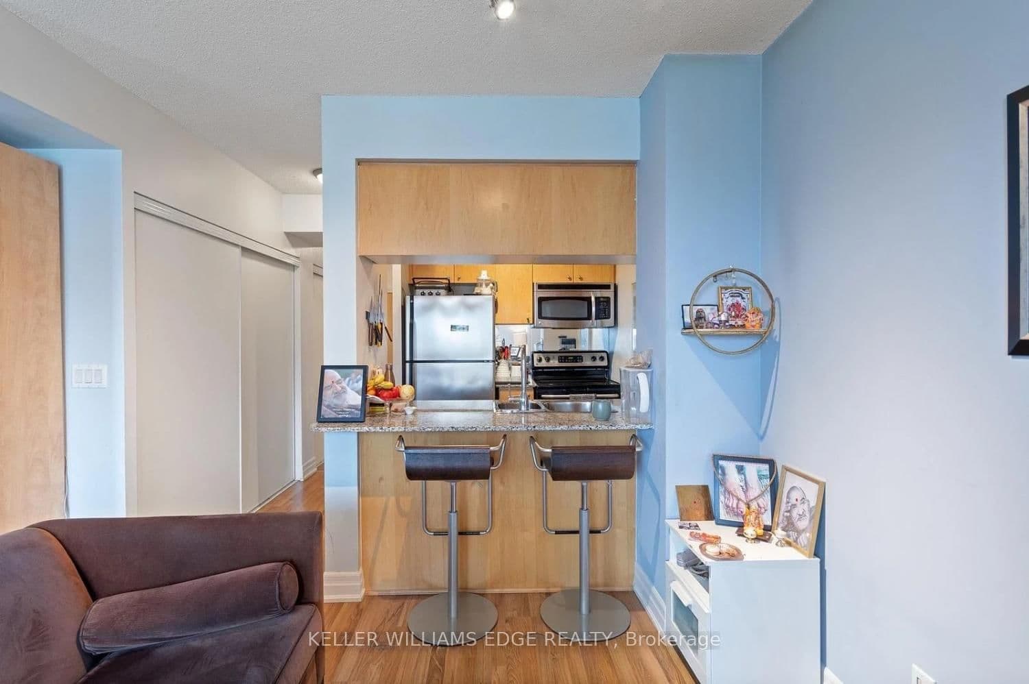 8 Scollard Street, Unit 1408 thumbnail 9