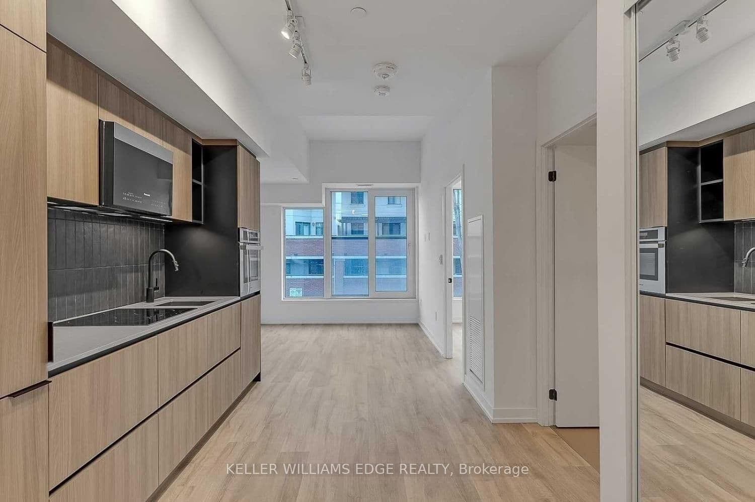 2 Augusta Avenue, Unit 202 thumbnail 2