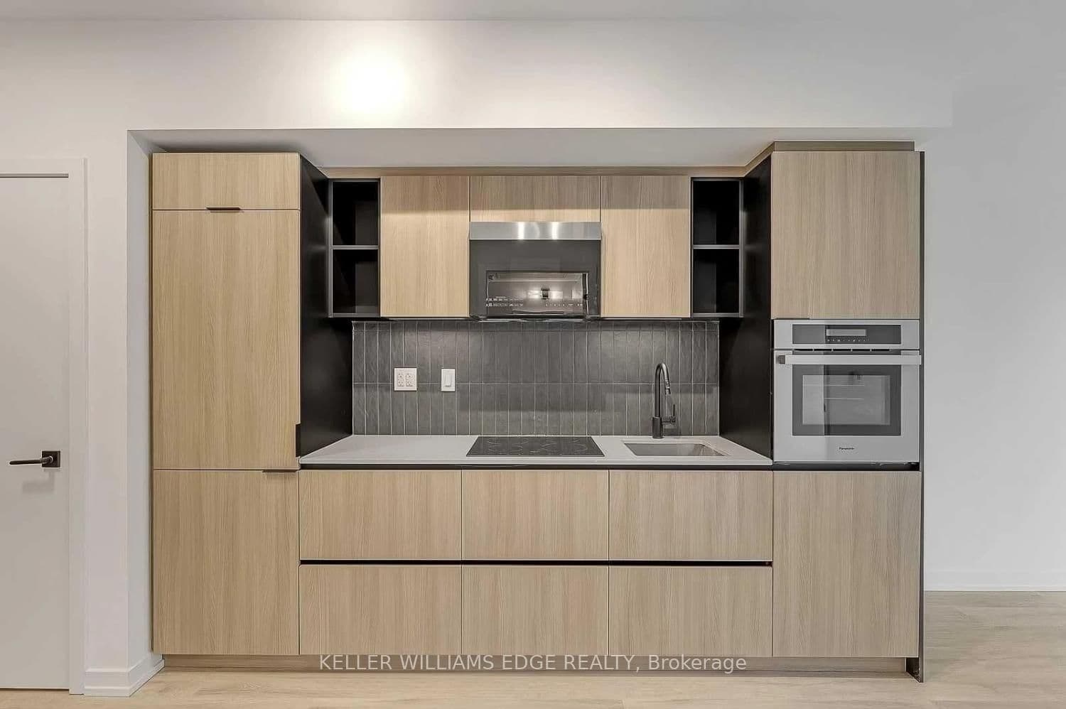 2 Augusta Avenue, Unit 202 thumbnail 3