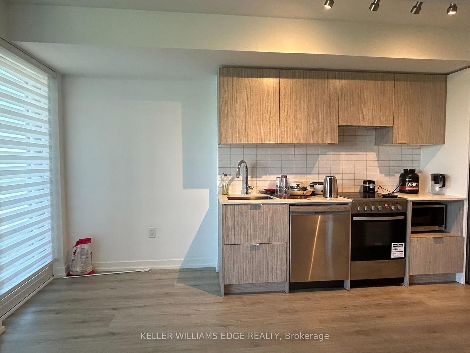 395 Bloor Street E, Unit 2407 thumbnail 12