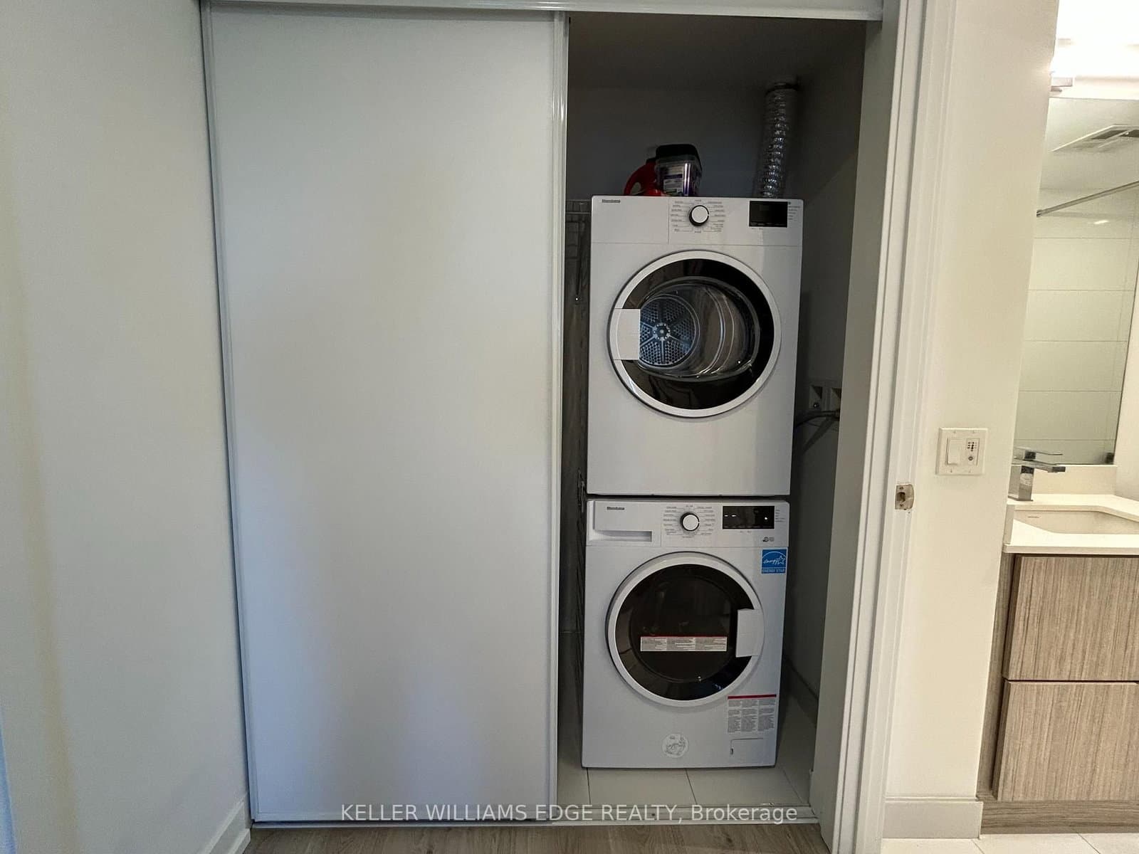395 Bloor Street E, Unit 2407 thumbnail 4
