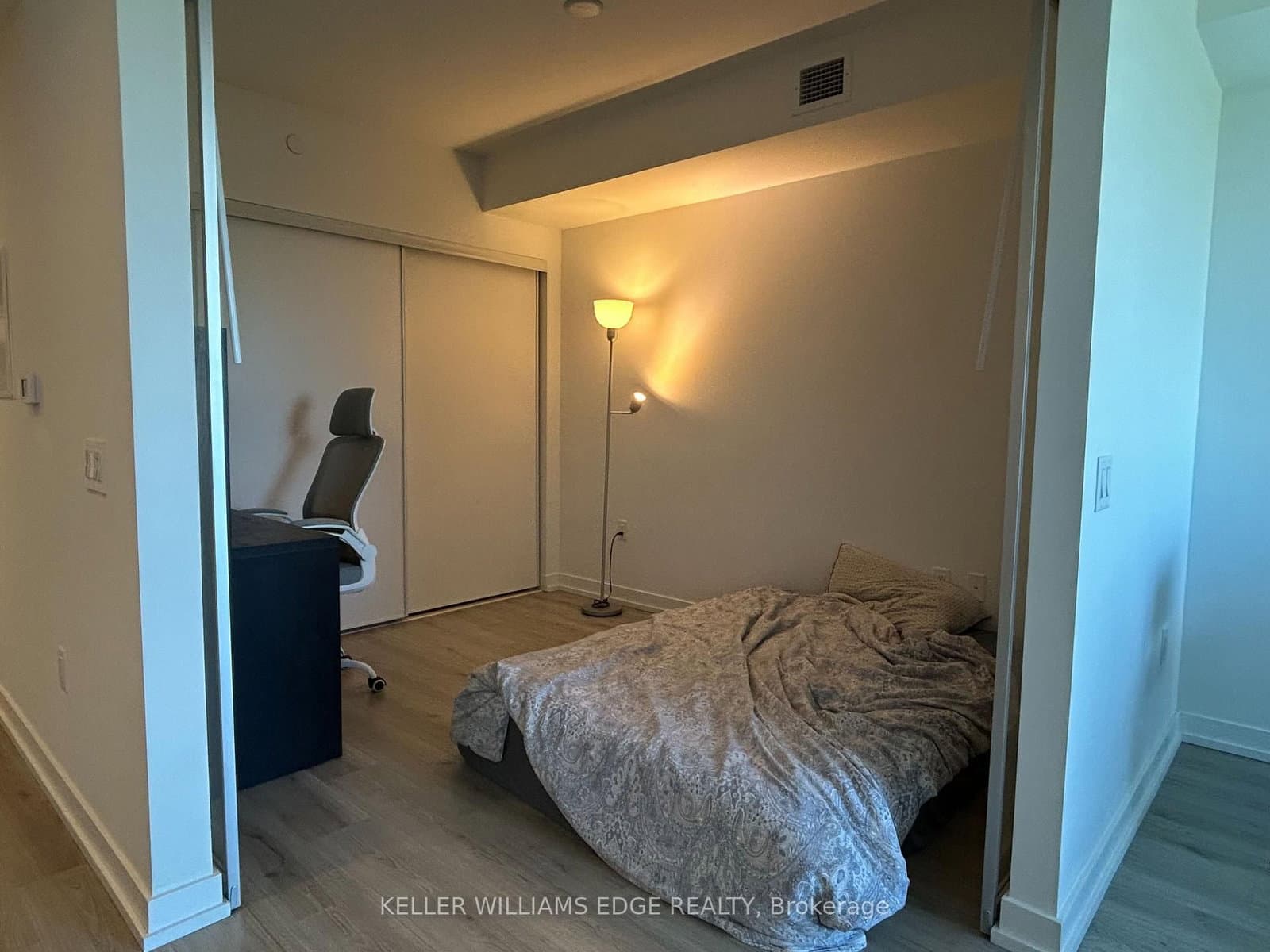 395 Bloor Street E, Unit 2407 thumbnail 8
