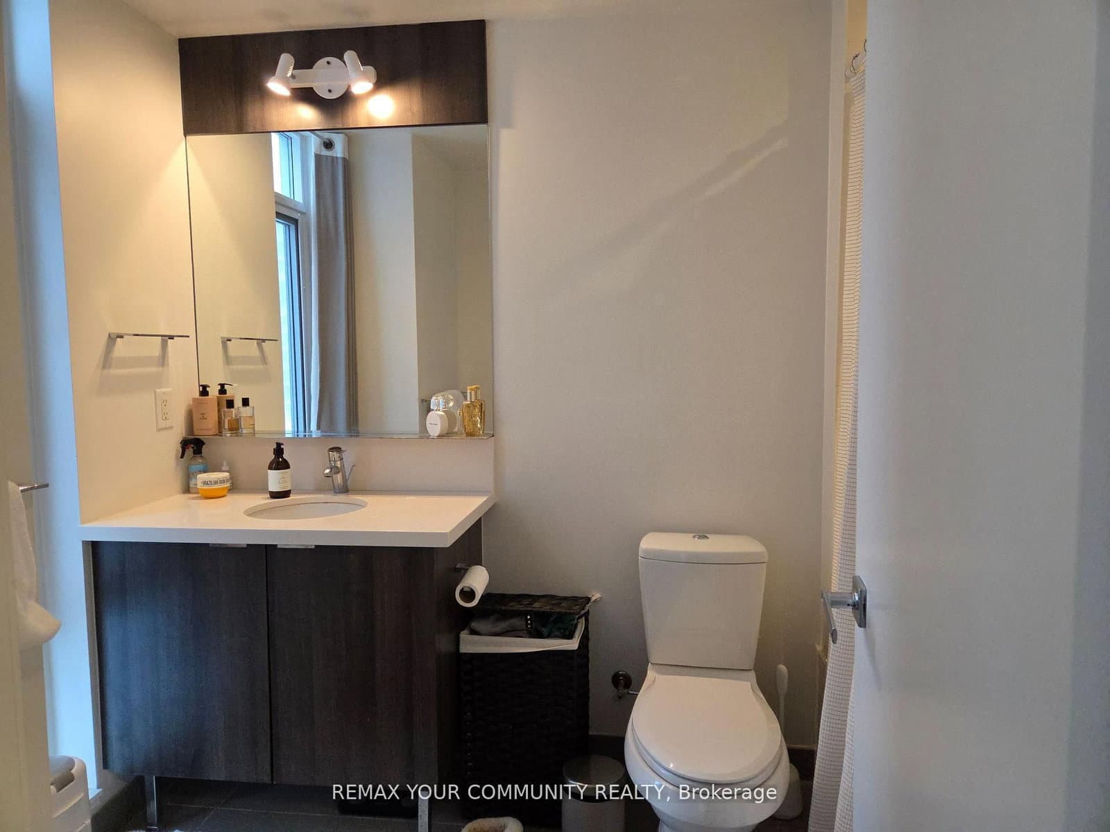 21 Widmer Street, Unit 2302 thumbnail 11