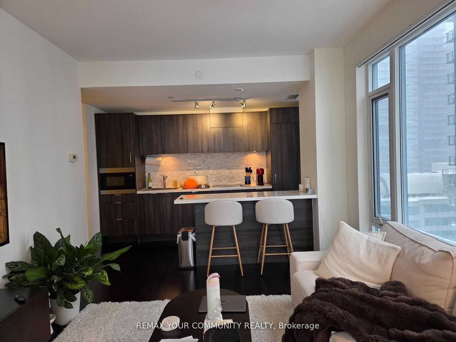 21 Widmer Street, Unit 2302 thumbnail 5