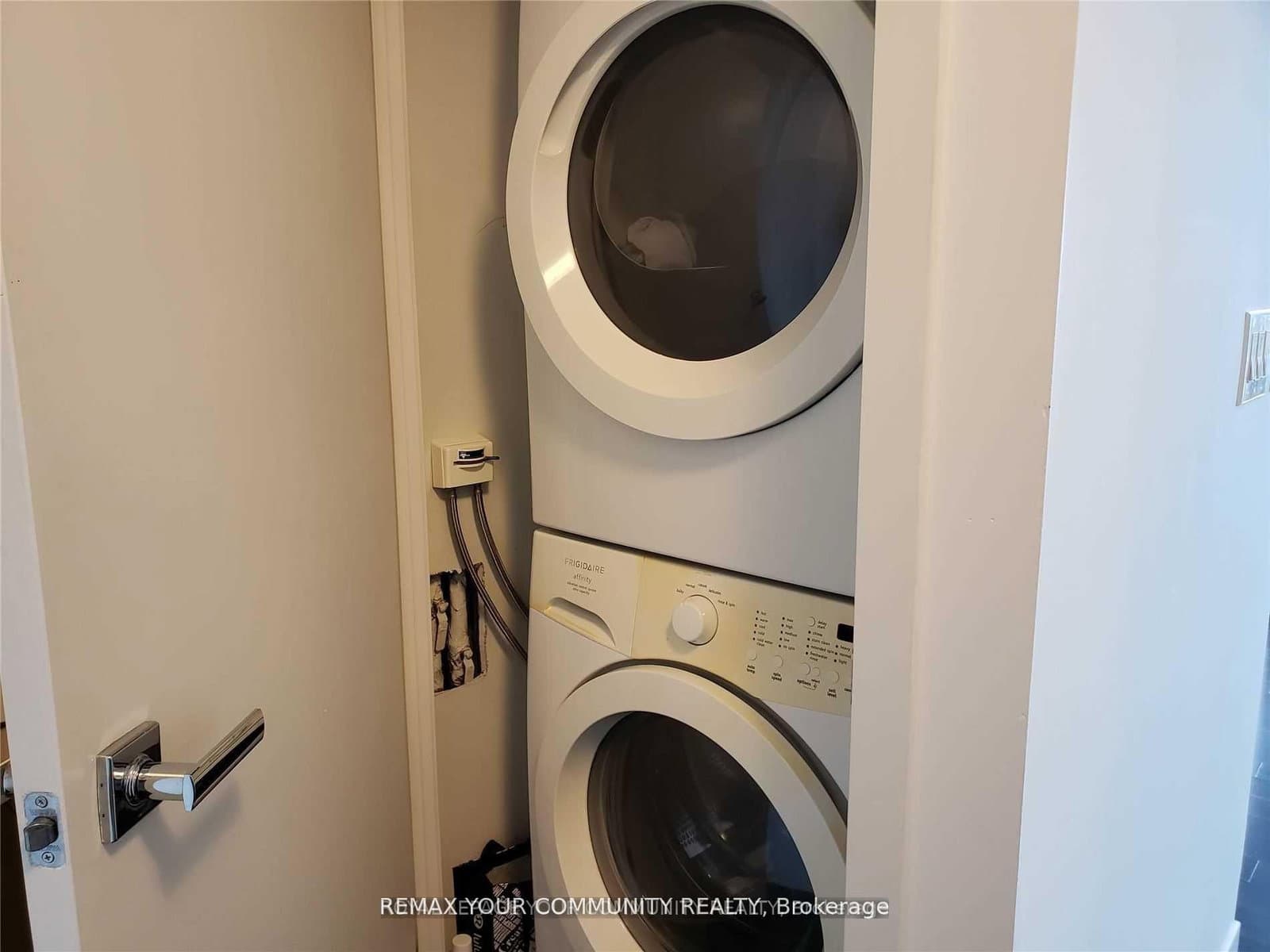 21 Widmer Street, Unit 2302 thumbnail 8