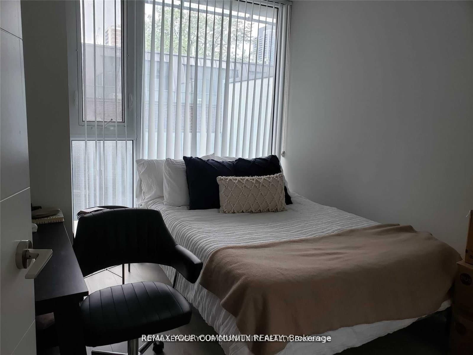 50 Wellesley Street E, Unit 502 thumbnail 6