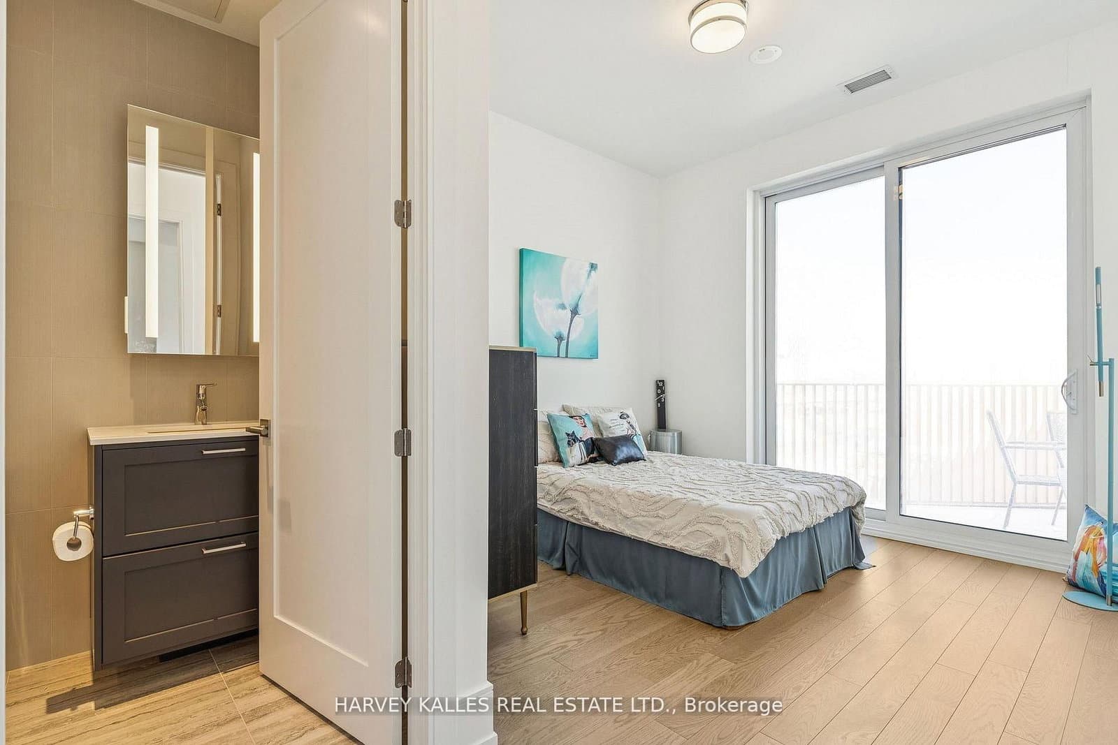 155 Merchants' Wharf Avenue, Unit 701 thumbnail 13