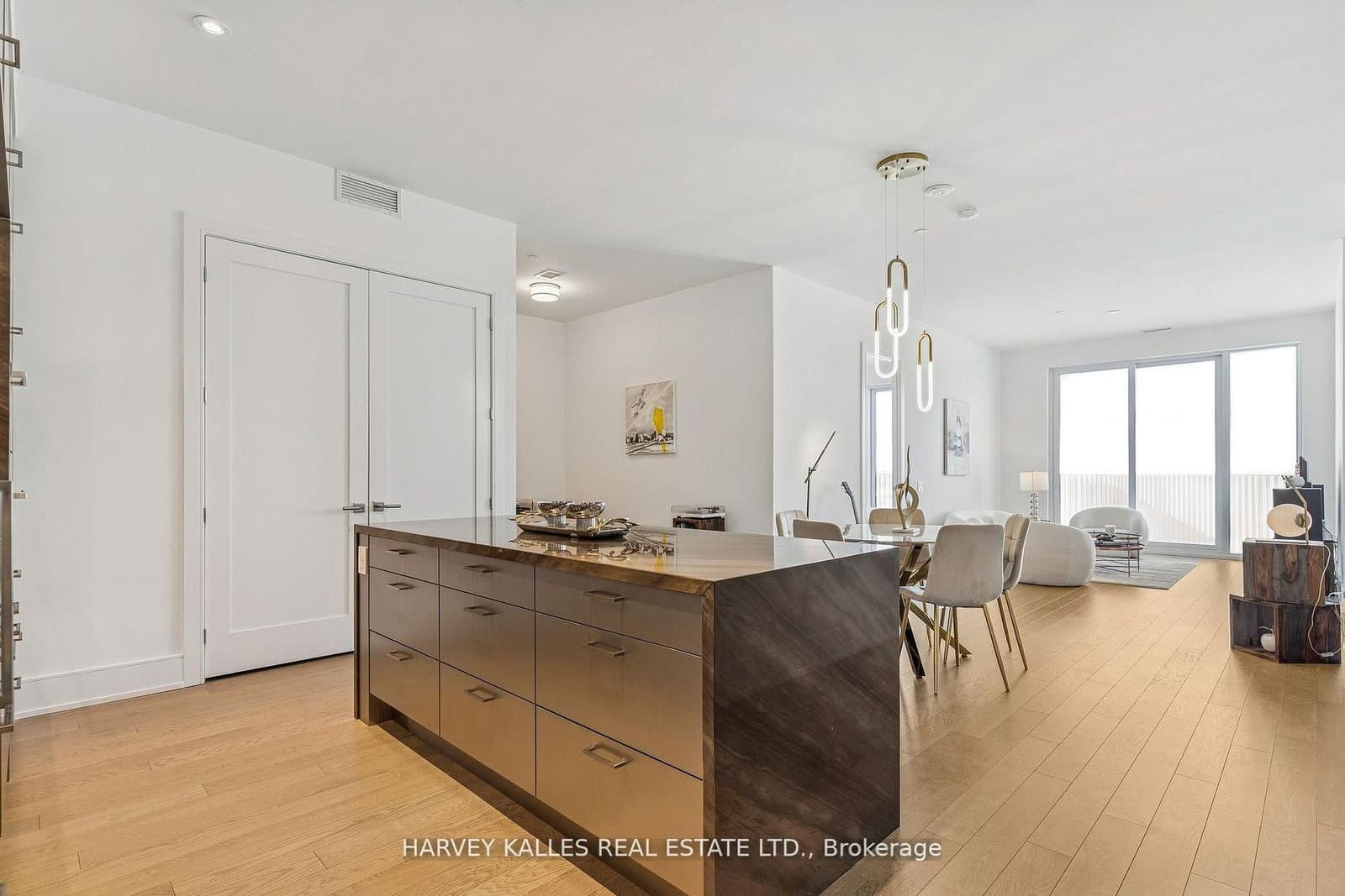 155 Merchants' Wharf Avenue, Unit 701 thumbnail 2