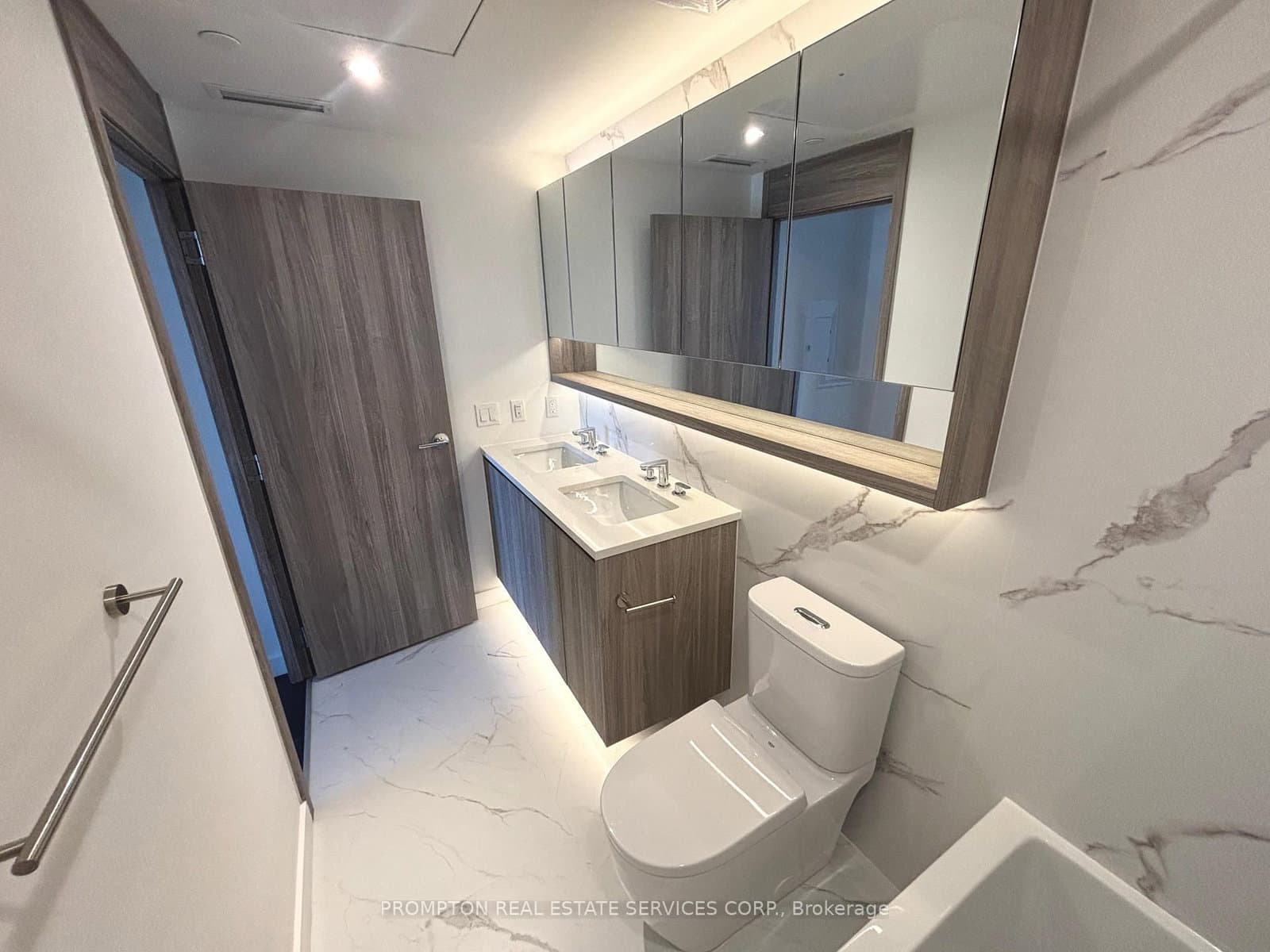 18 Esther Shiner Boulevard, Unit 733 thumbnail 17