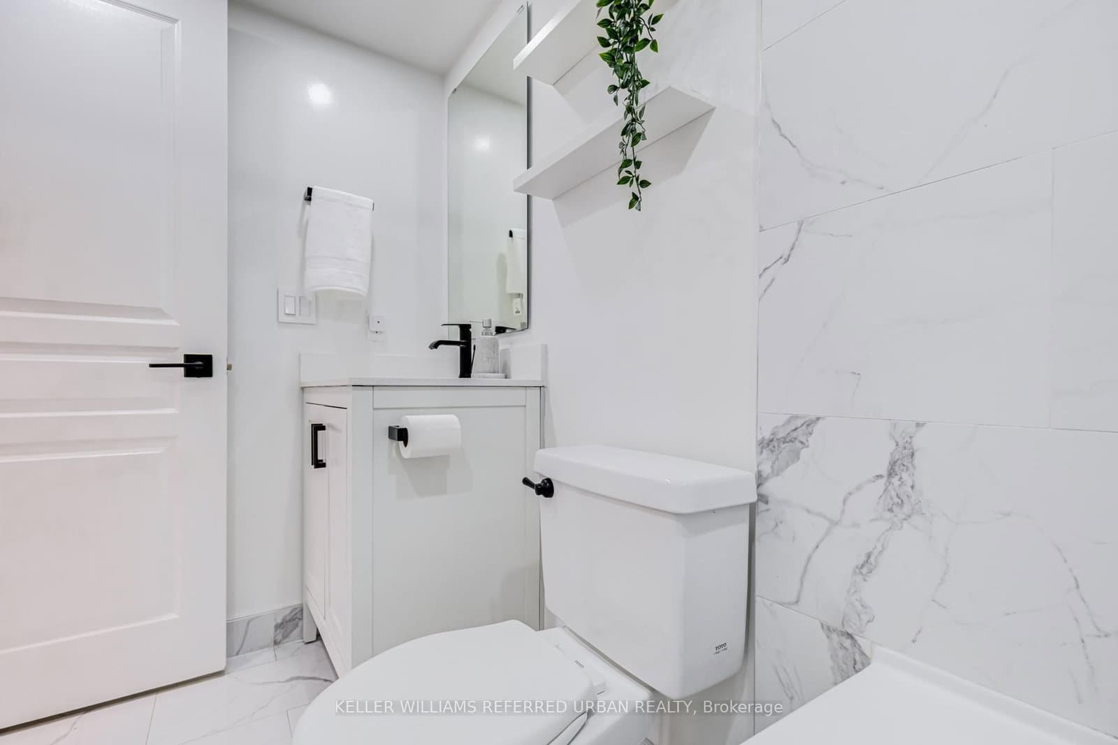 55 Harrison Garden Boulevard, Unit 510 thumbnail 28