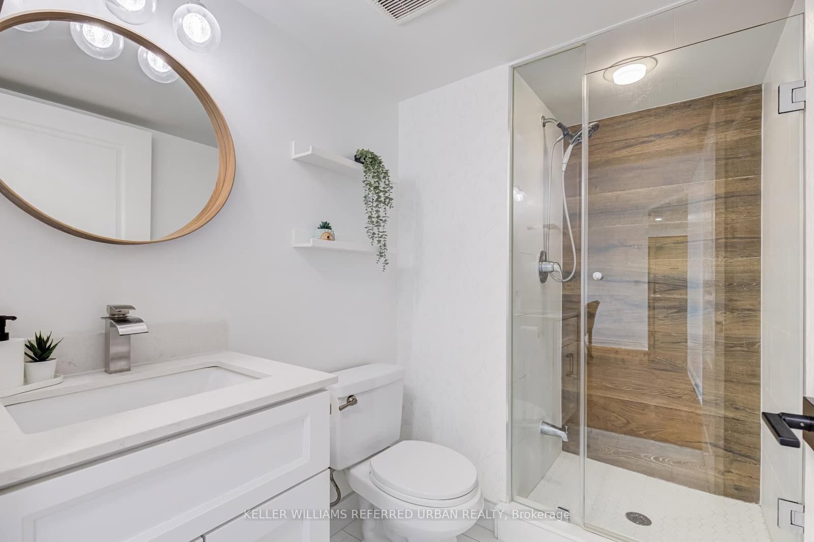 55 Harrison Garden Boulevard, Unit 510 thumbnail 4