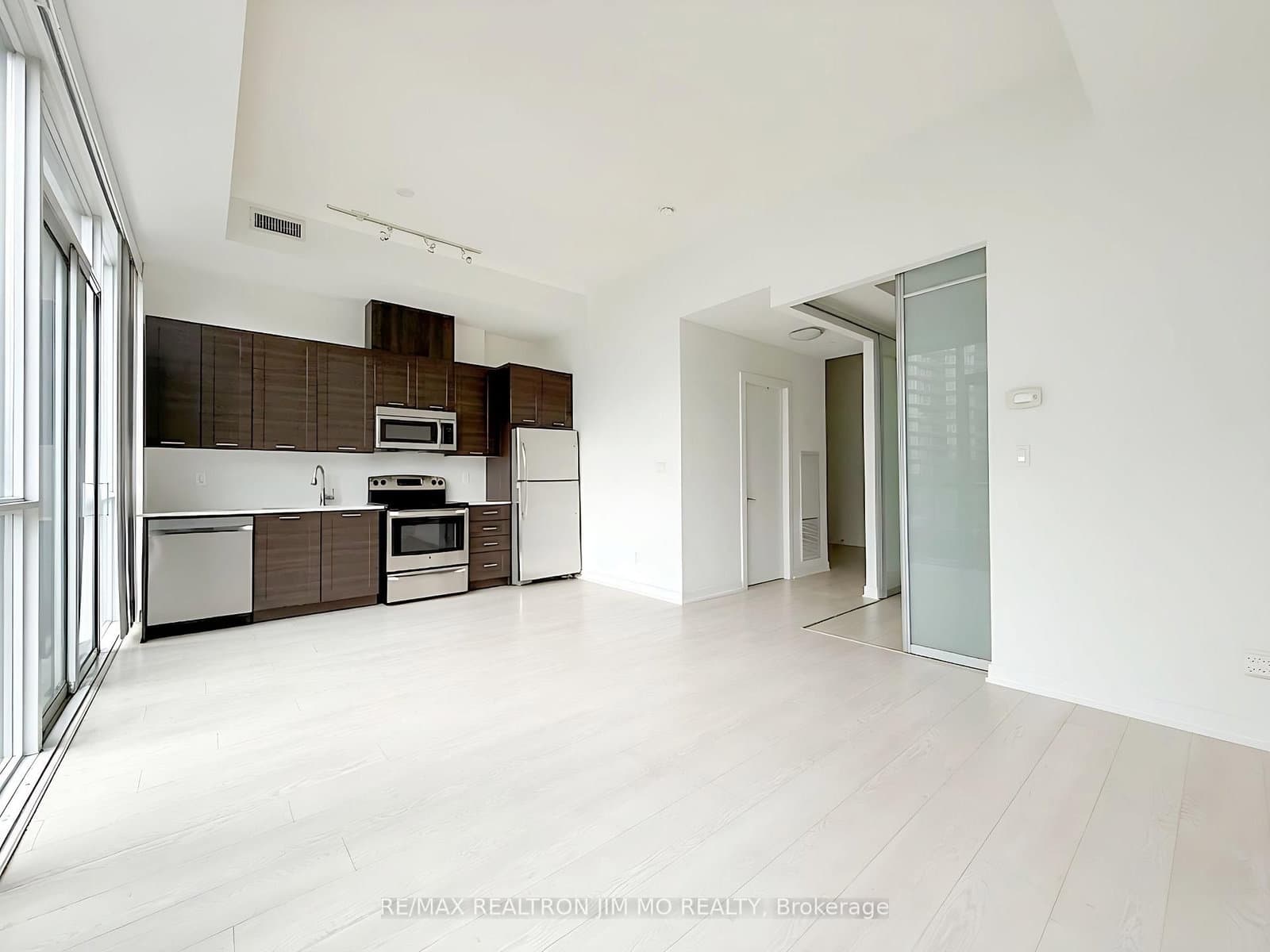 20 Bruyeres Mews, Unit 727 thumbnail 7