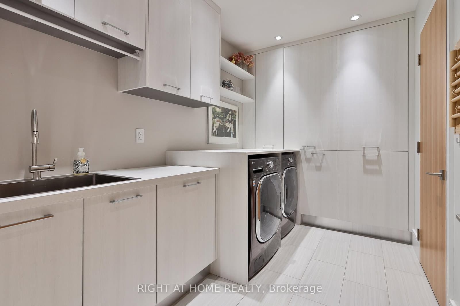 71 Heath Street W thumbnail 37