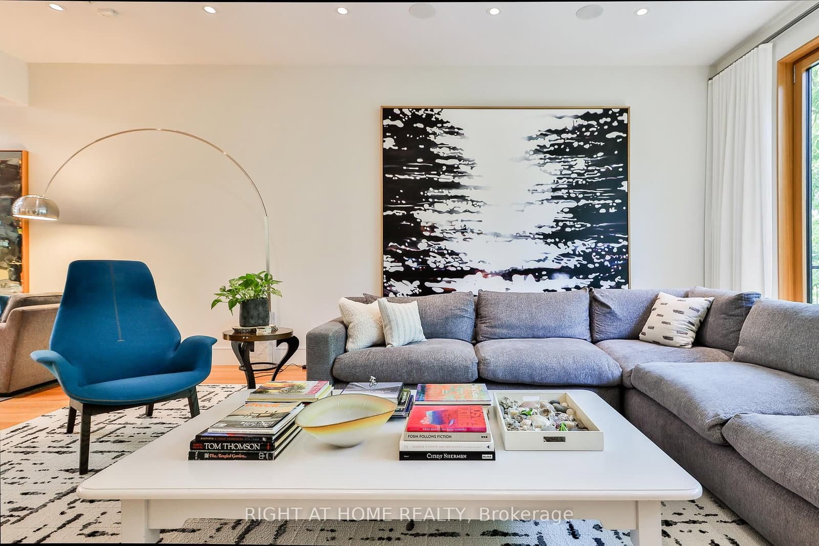 71 Heath Street W thumbnail 4
