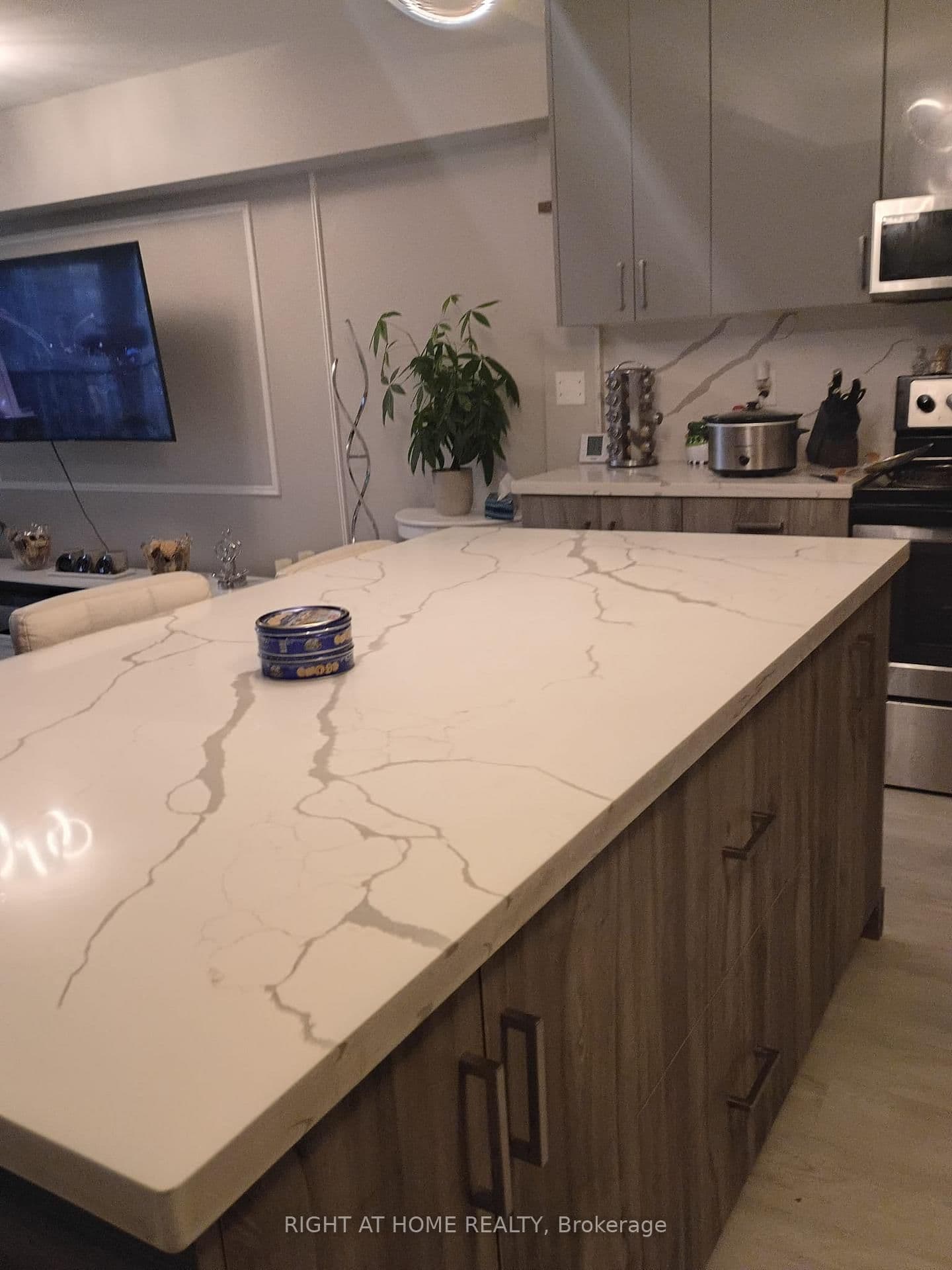 33 Harbour Square, Unit 2407 thumbnail 6