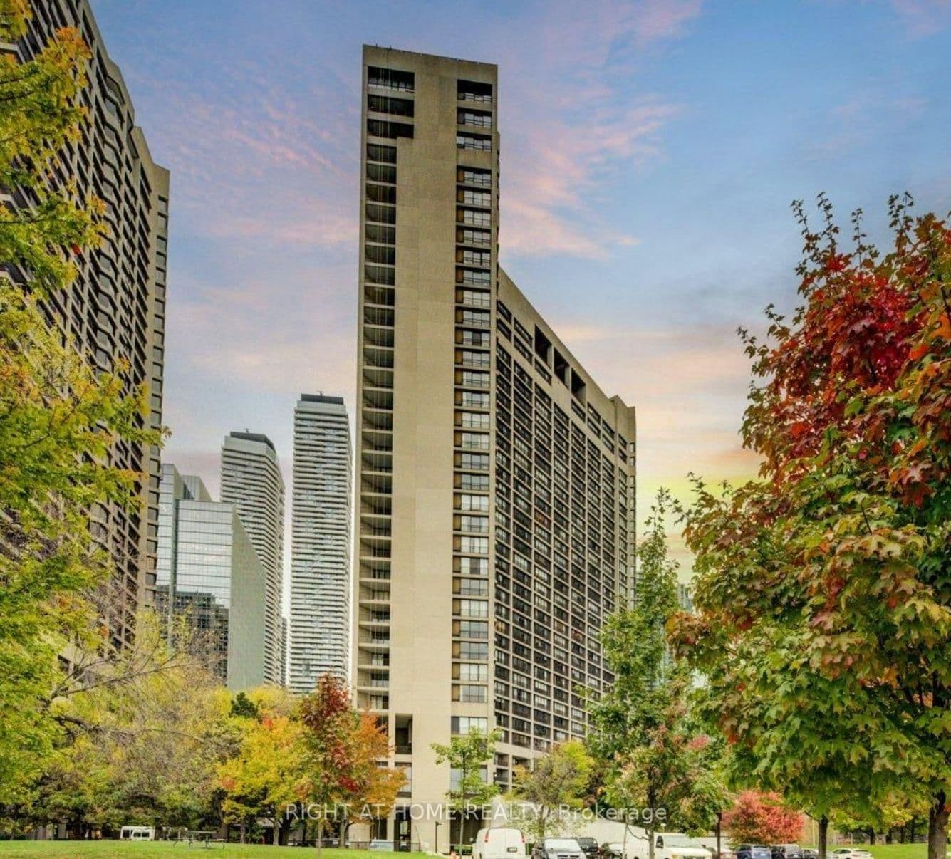 33 Harbour Square, Unit 2407 thumbnail 8