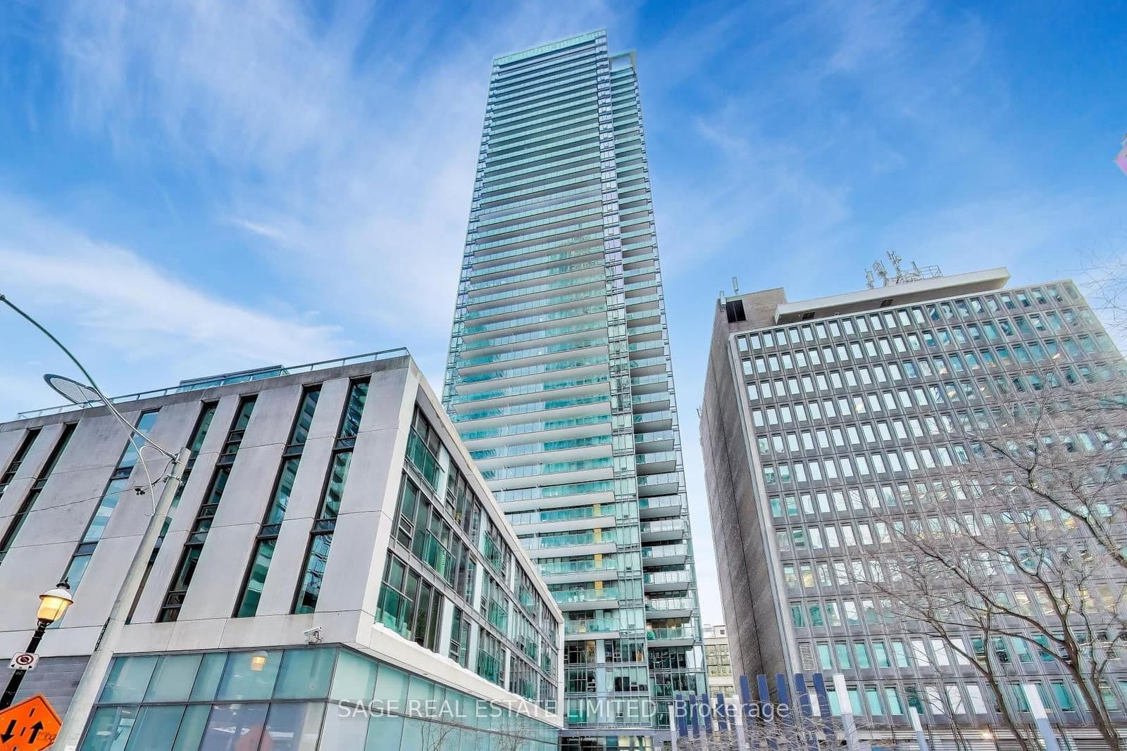 33 Lombard Street, Unit 4004 - Image 1
