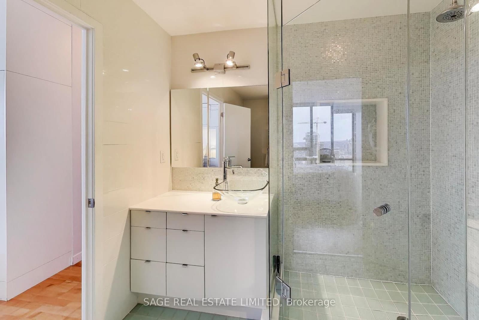 33 Lombard Street, Unit 4004 thumbnail 23