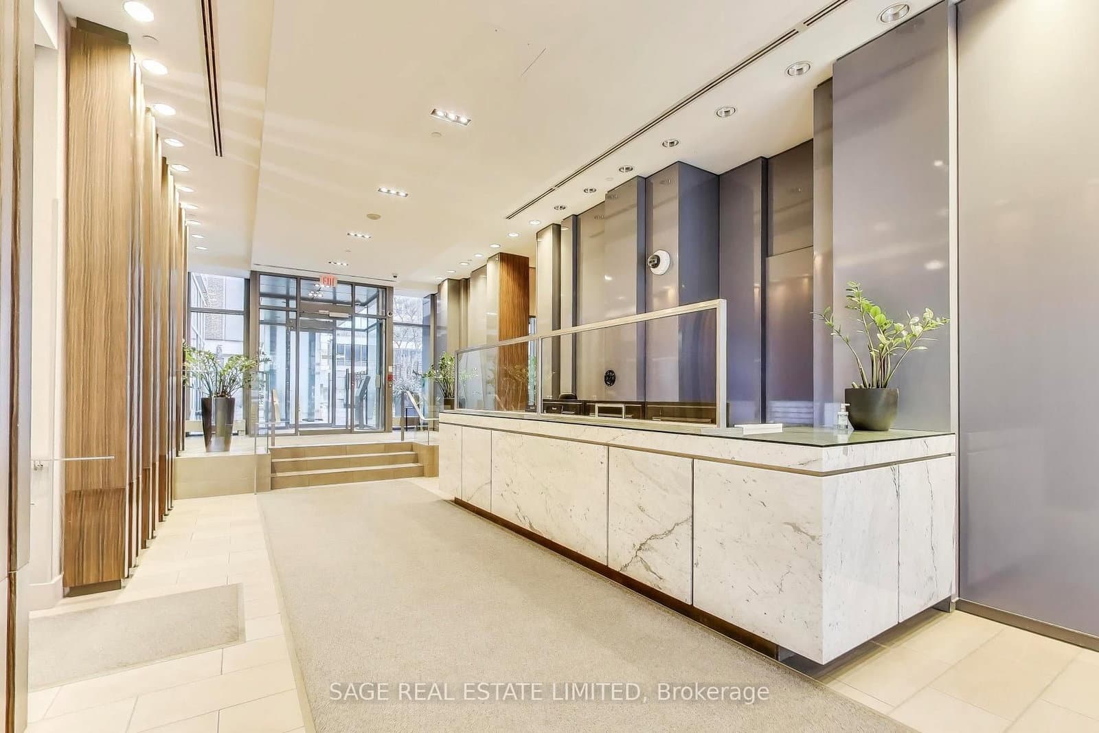 33 Lombard Street, Unit 4004 thumbnail 3