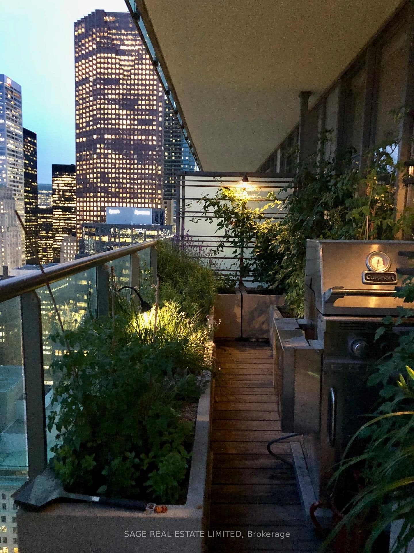 33 Lombard Street, Unit 4004 thumbnail 33
