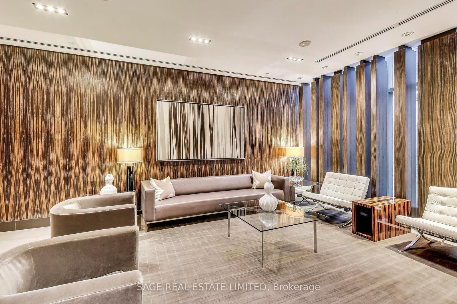33 Lombard Street, Unit 4004 thumbnail 5